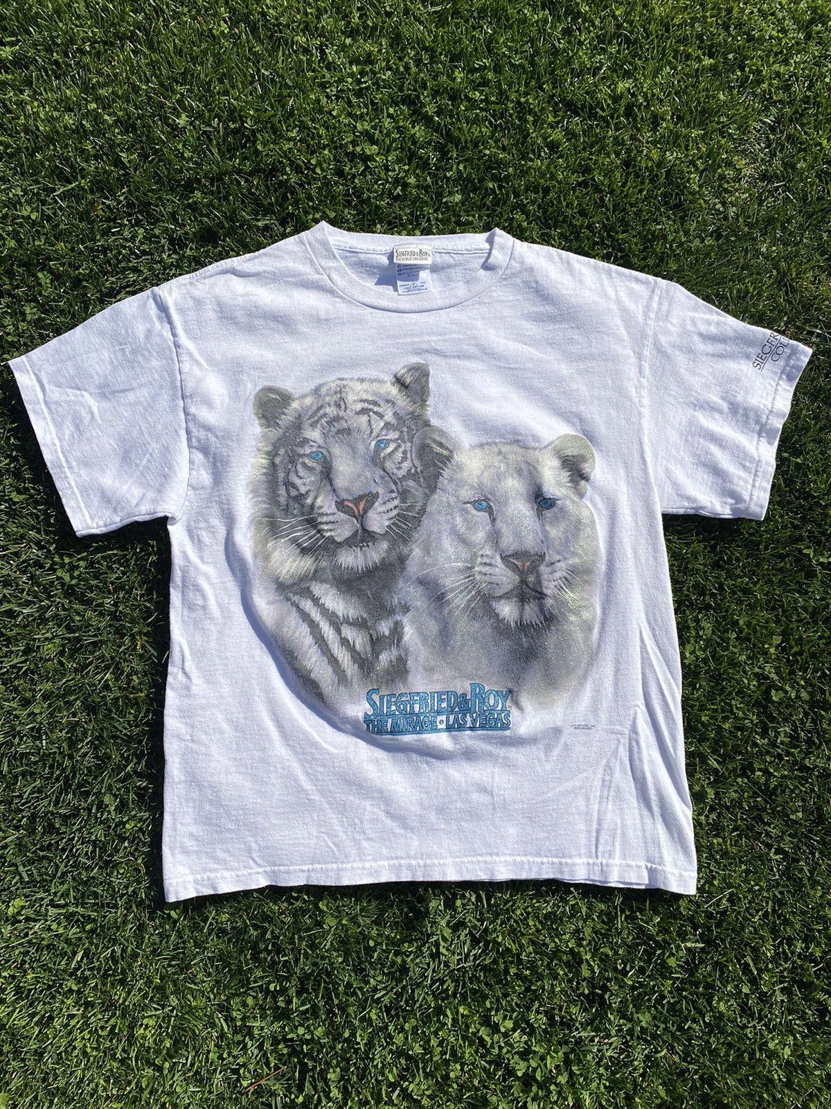 Vintage VINTAGE Siegfried & Roy Glitter Tiger Tee Size US M / EU 48-50 / 2 - 1 Thumbnail