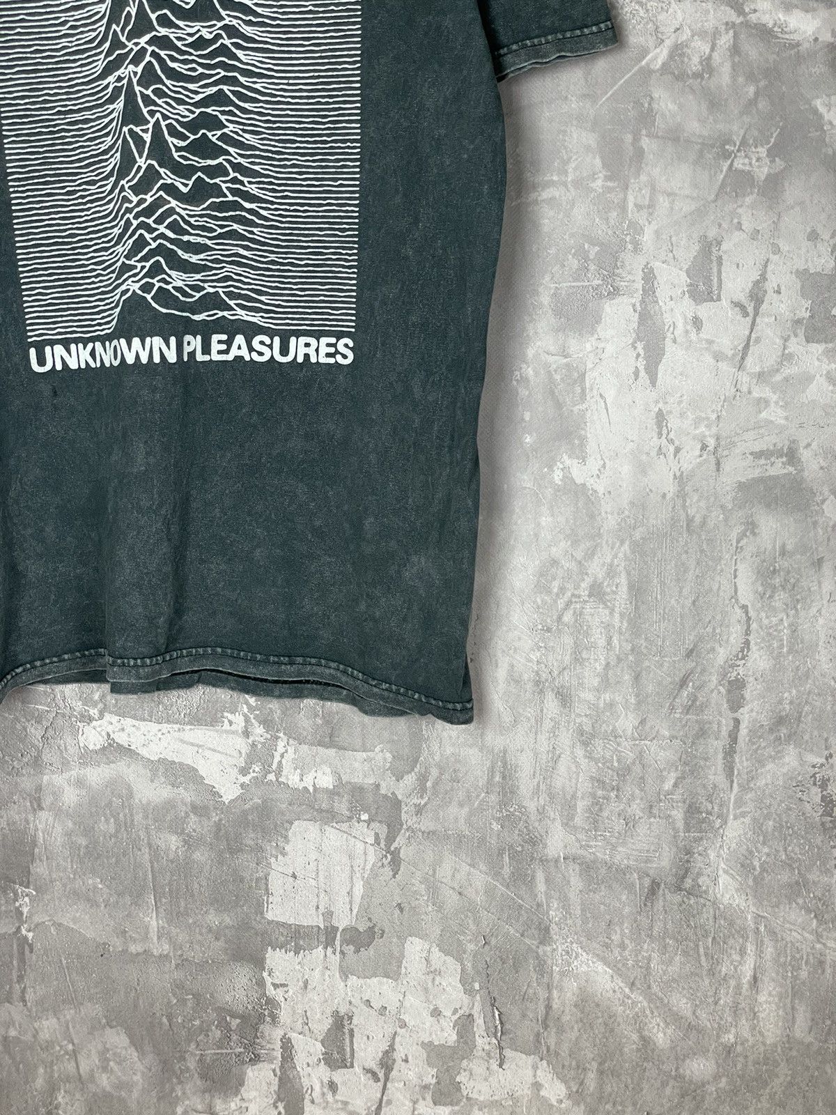 Band Tees × Joy Division Joy Division Unknown Pleasure T Shirt Size US M / EU 48-50 / 2 - 5 Thumbnail