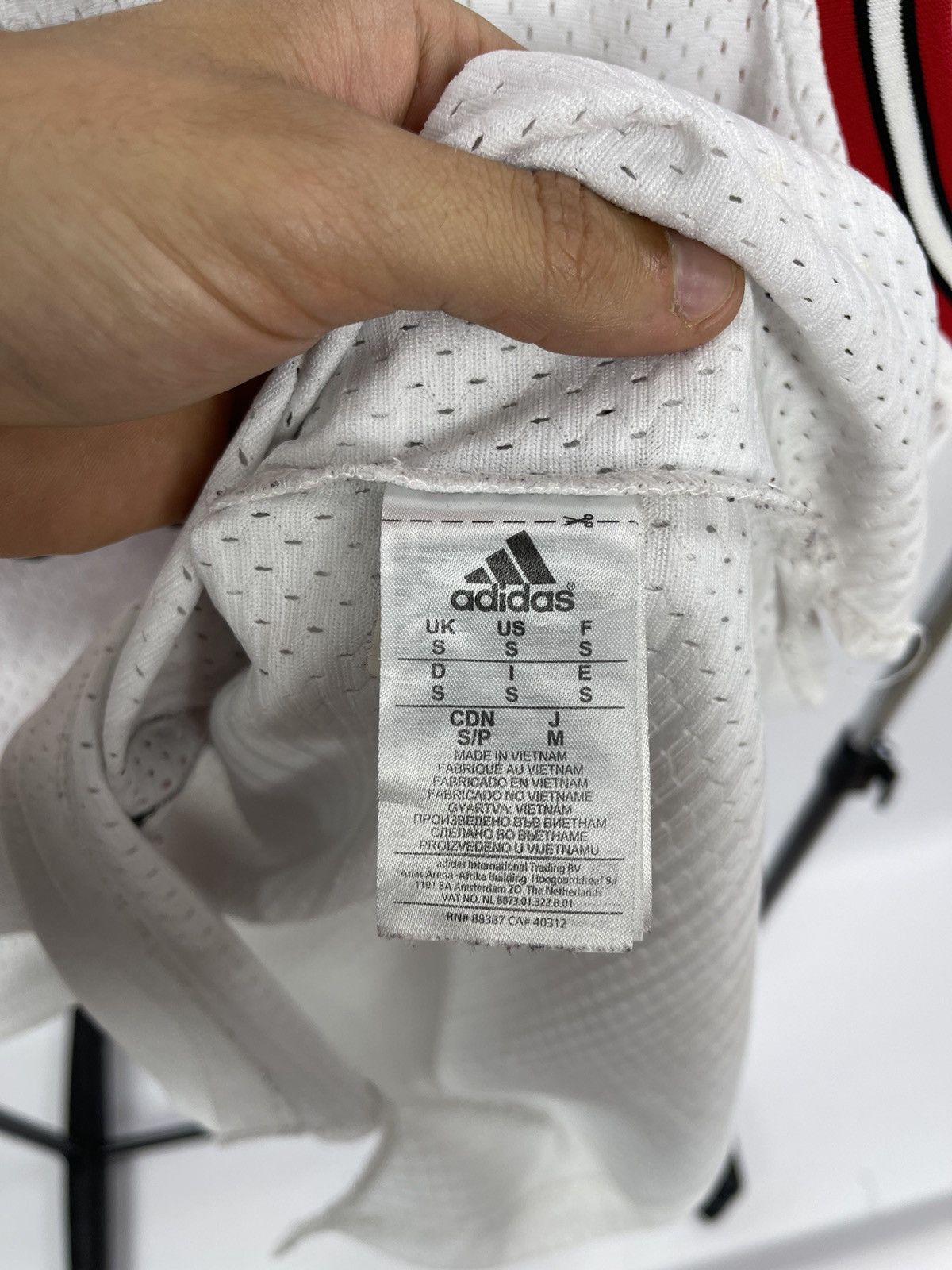 Adidas Authentic Vintage Adidas NBA Chicago Bulls Rodman #91 Size S Size US S / EU 44-46 / 1 - 7 Thumbnail