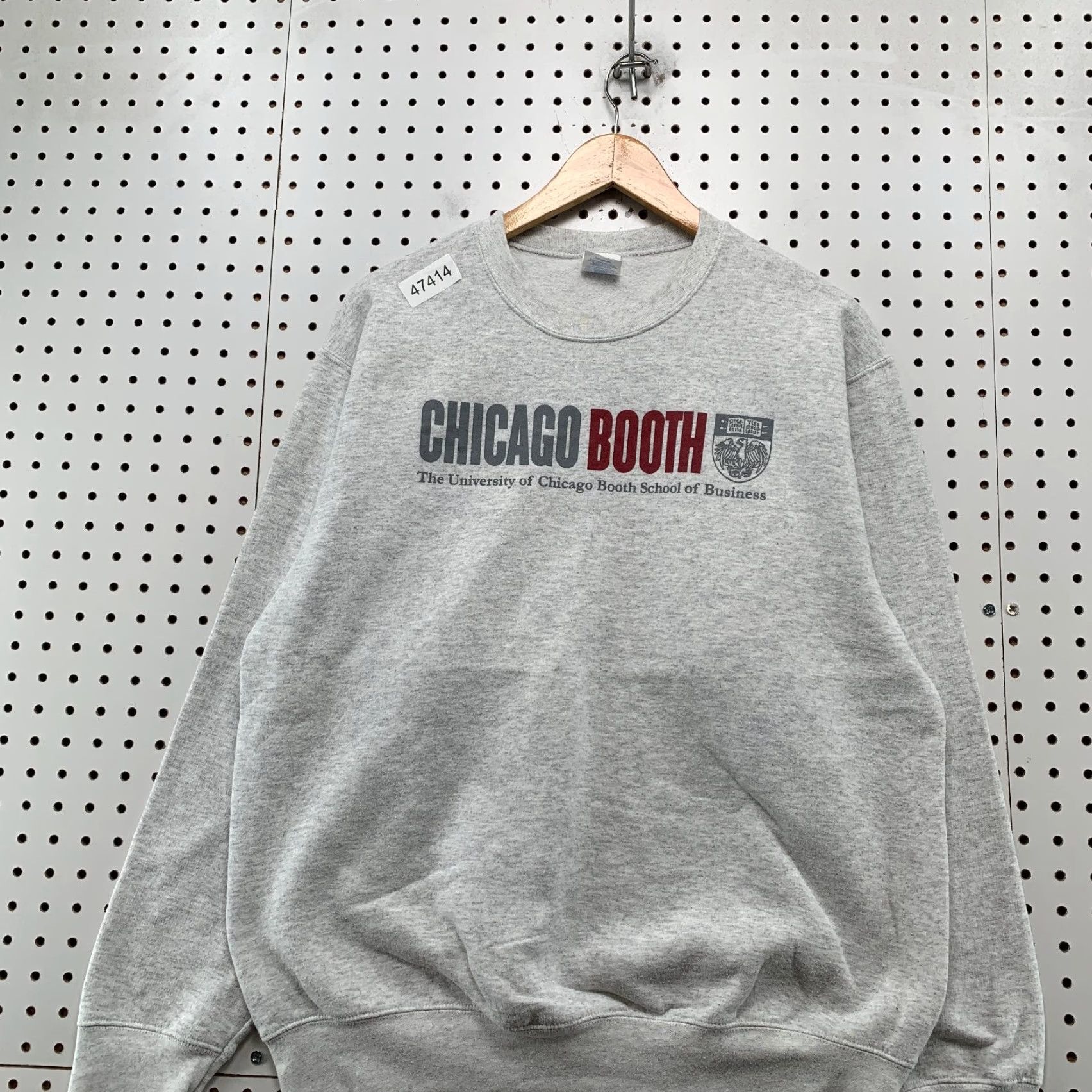 Port & Company VINTAGE Port & Company Chicago Booth University Chicago Sweatshirt Mens Large Gray Fleece Crewneck Size US L / EU 52-54 / 3 - 4 Thumbnail