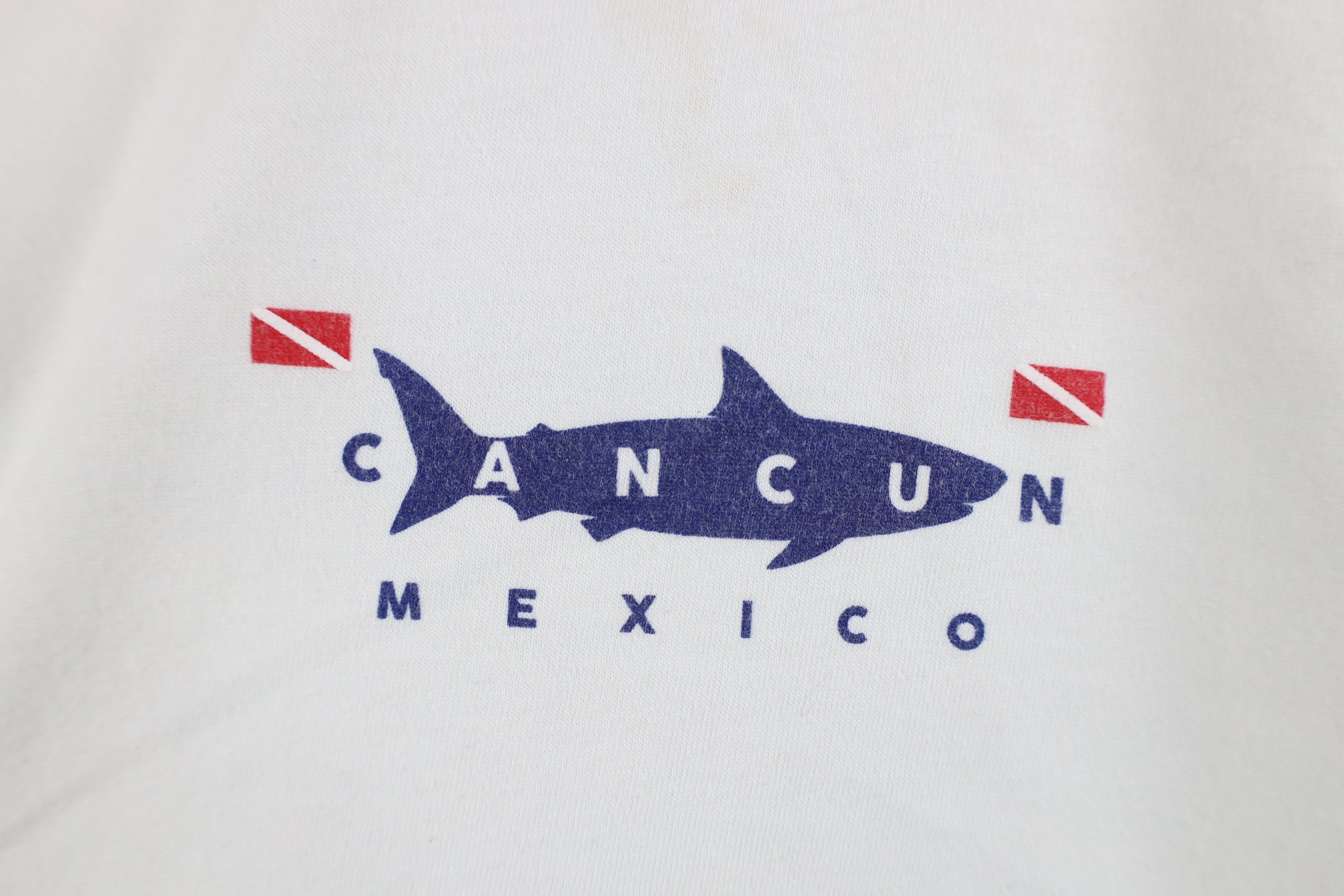 Vintage Vintage Y2K Streetwear Cancun Mexico Shark T-Shirt White Size US M / EU 48-50 / 2 - 4 Thumbnail