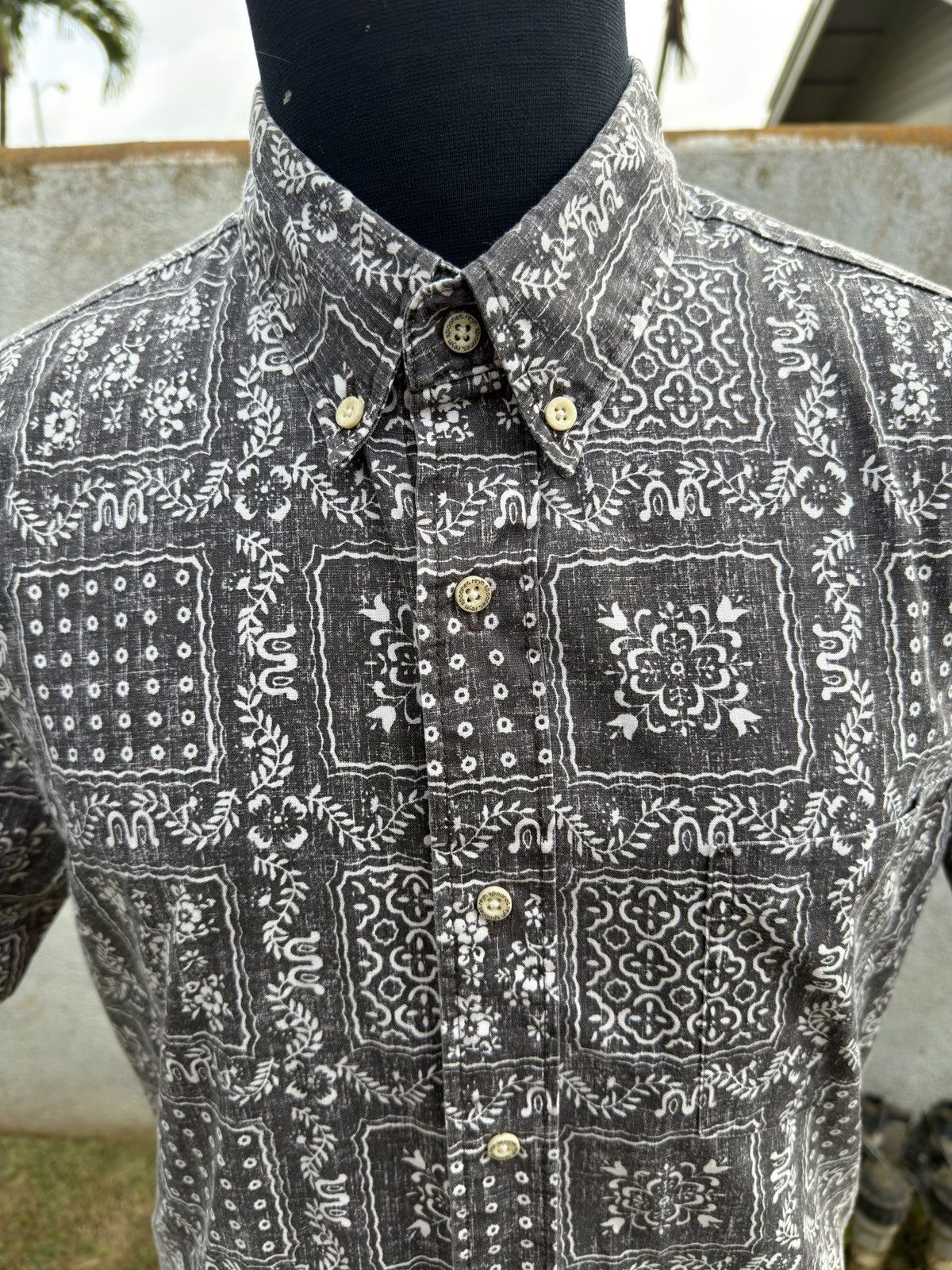 Reyn Spooner PreOwned Reyn Spooner Tailored Gray Hawaiian Print FMen's M Size US M / EU 48-50 / 2 - 3 Thumbnail