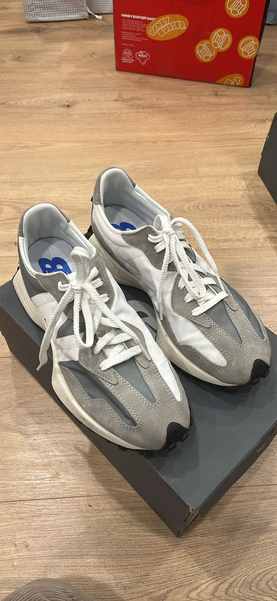 New Balance 327 OG Grey Size US 9 / EU 42 - 1 Thumbnail