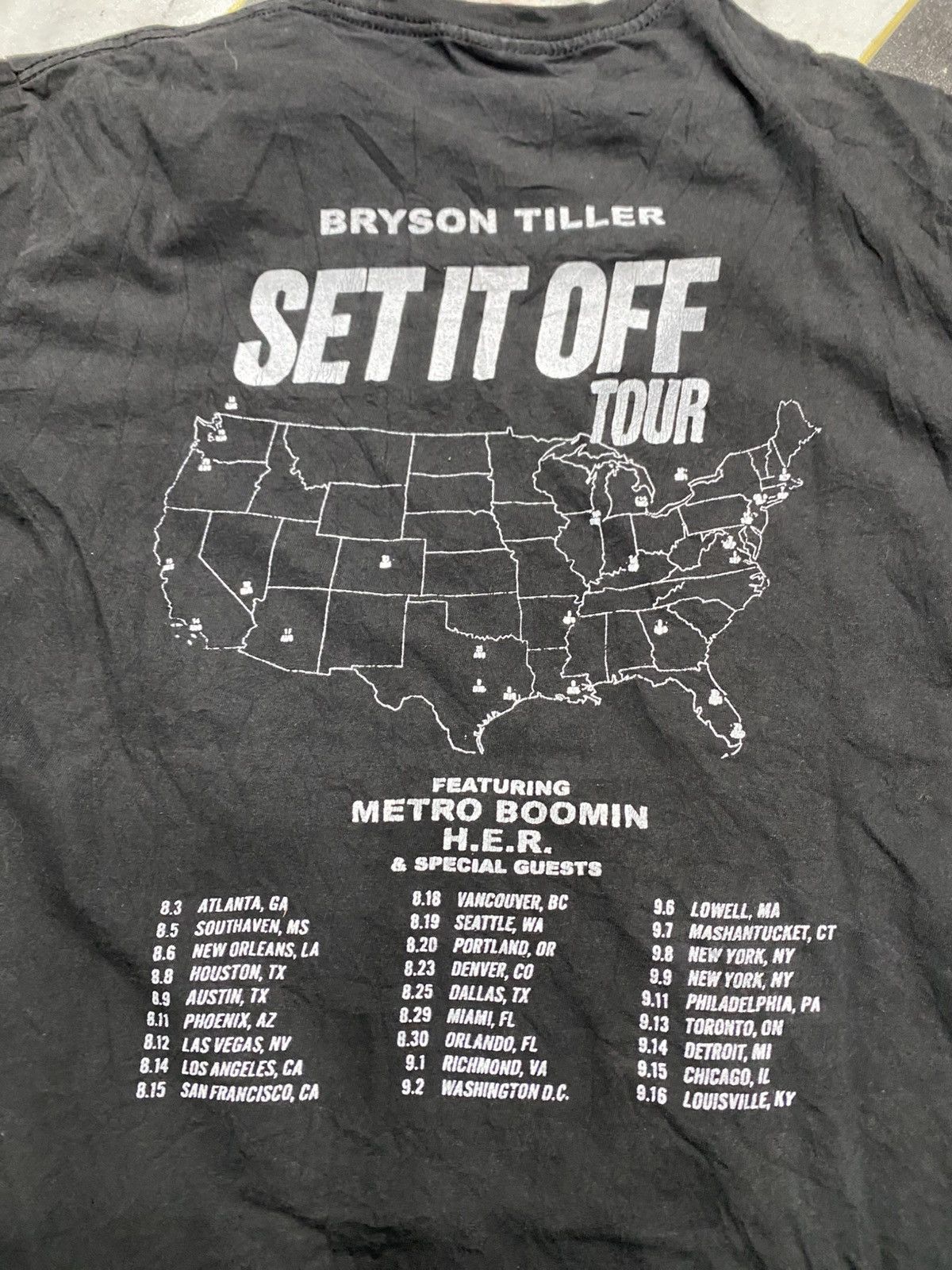 Bryson Tiller Bryson Tiller y2k Size US M / EU 48-50 / 2 - 3 Thumbnail