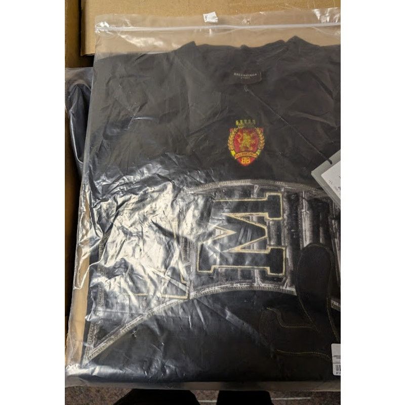 Balenciaga o1rshd1 Skater Oversized T-Shirt in Washed Black Size US L / EU 52-54 / 3 - 20 Thumbnail