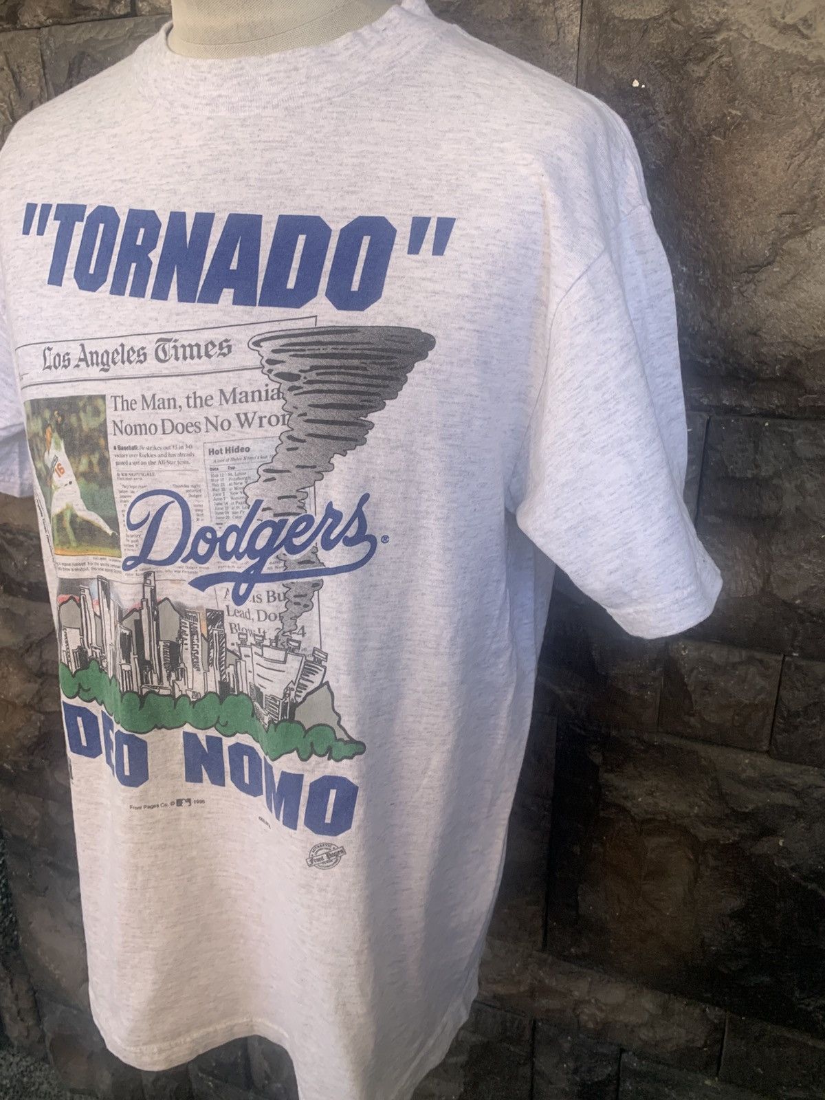 MLB Vintage 90s Dodgers MLB Front Pages Hideo Nomo T shirt Size US L / EU 52-54 / 3 - 3 Thumbnail