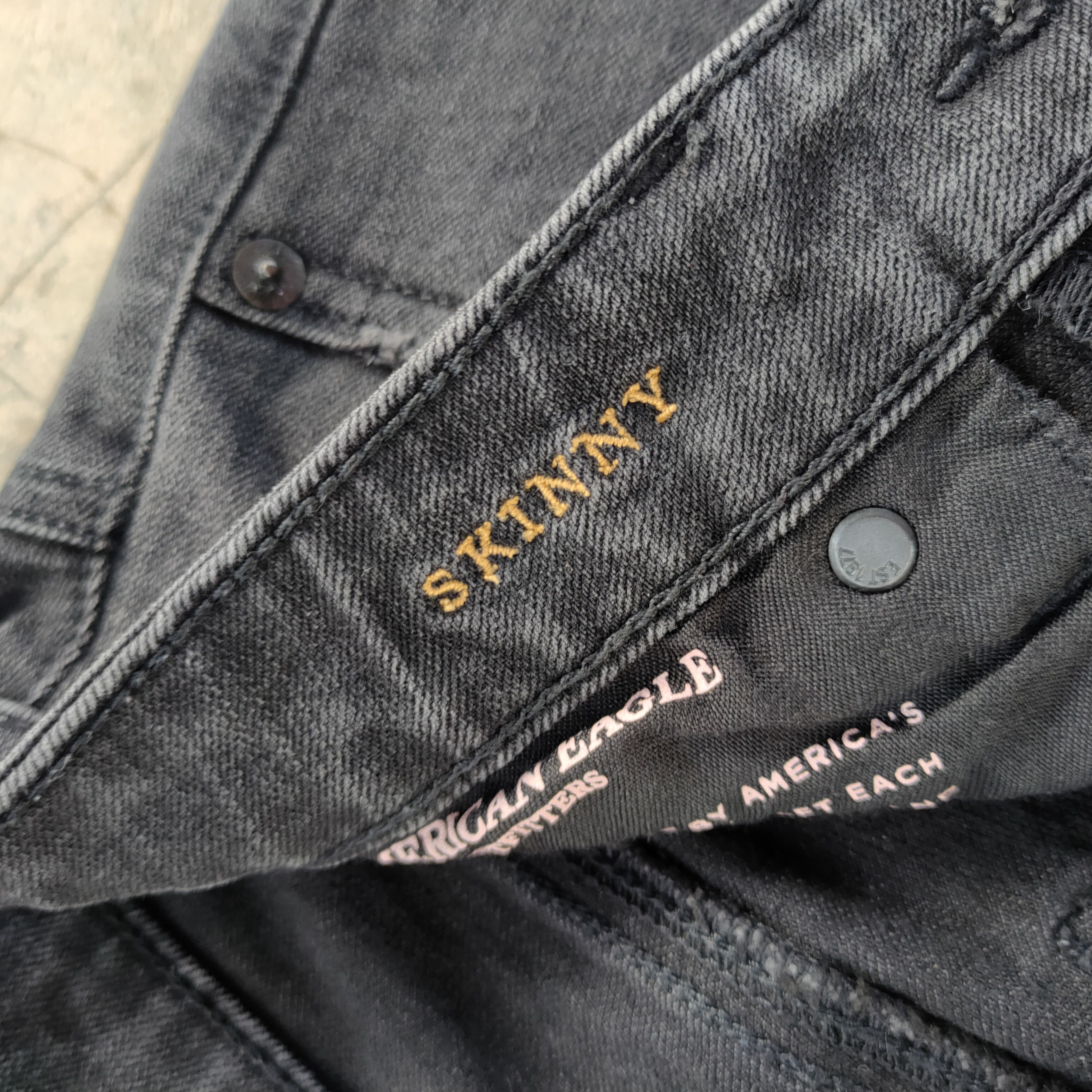 Japanese Brand Vintage skinny japanese faded distressed jeans denim pants Size US 31 - 6 Thumbnail