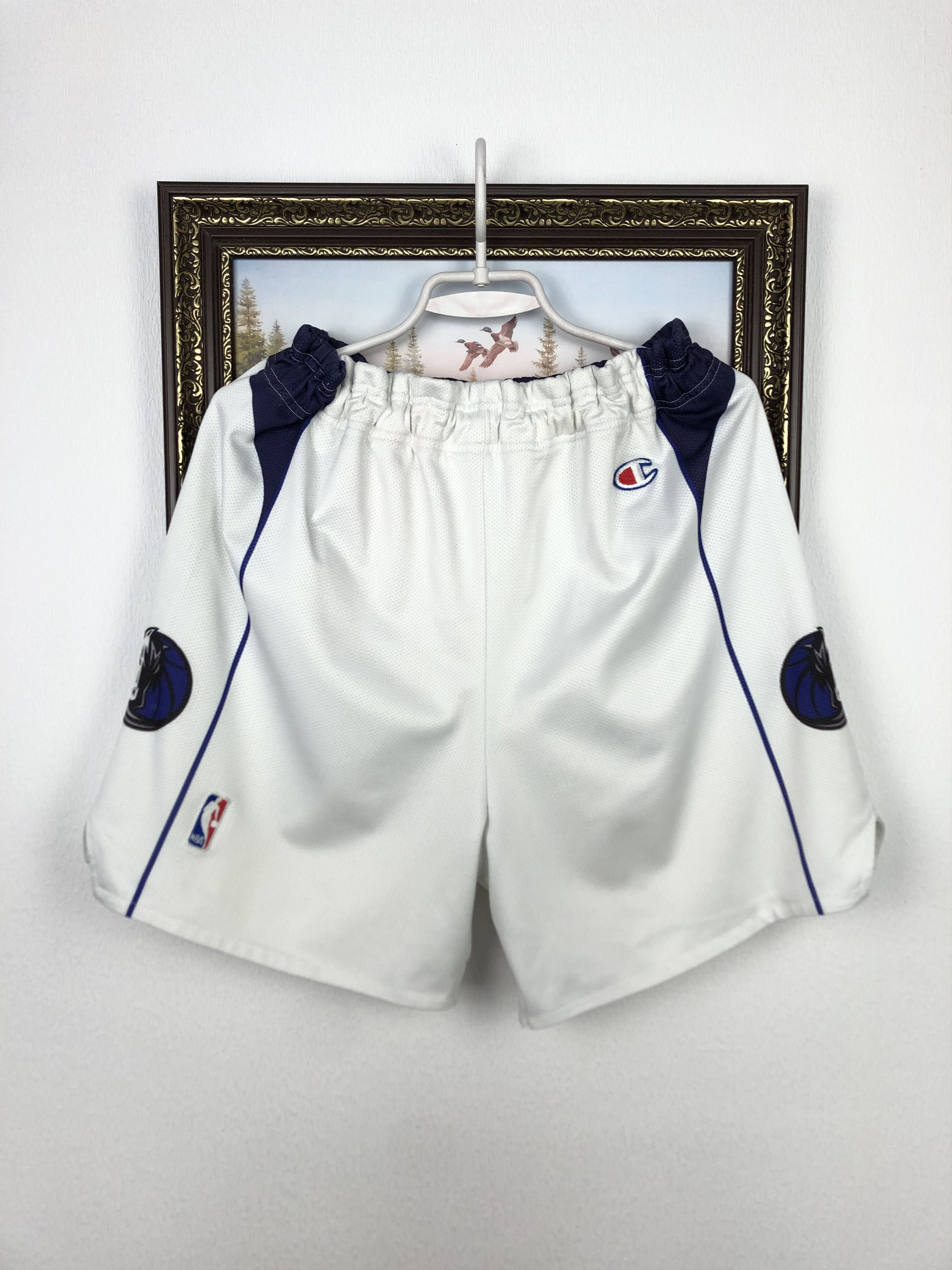 Champion Vintage 90's Champion Dallas Mavericks NBA Shorts M Size US 32 / EU 48 - 1 Thumbnail