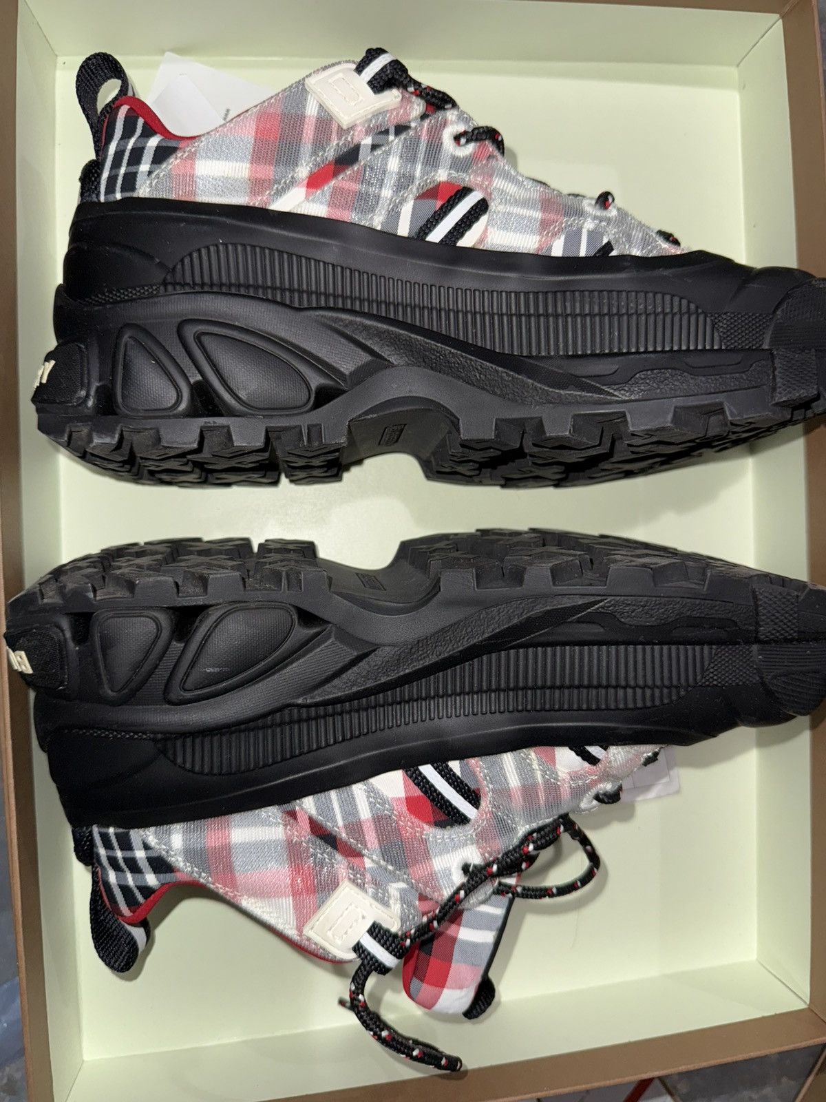 Burberry Burberry Arthur Check Plaid Sneakers Black Red Low Top Women Size US 6 / IT 36 - 6 Thumbnail