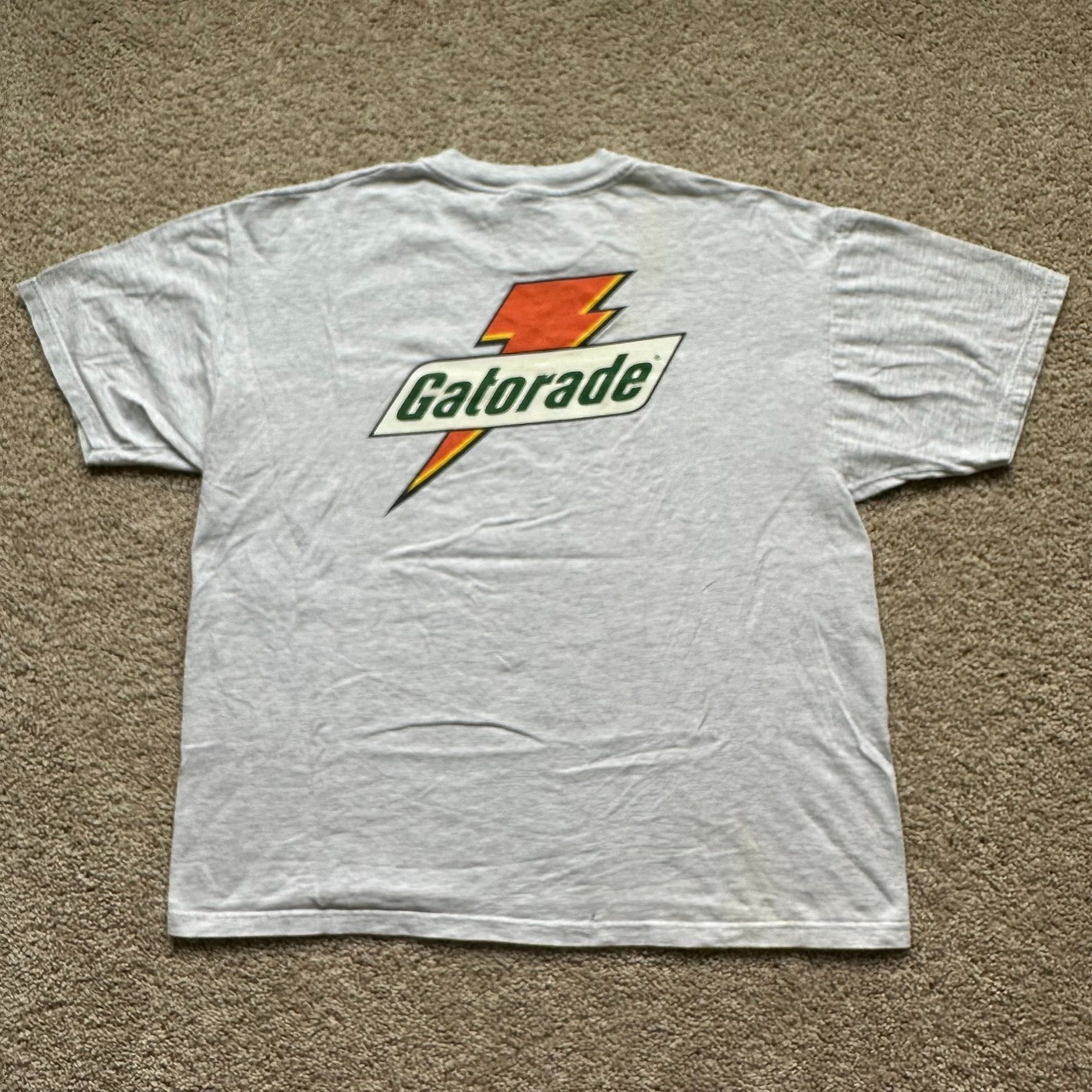 Vintage Vintage Y2K Gatorade Logo T-Shirt Gray Size US XL / EU 56 / 4 - 1 Thumbnail
