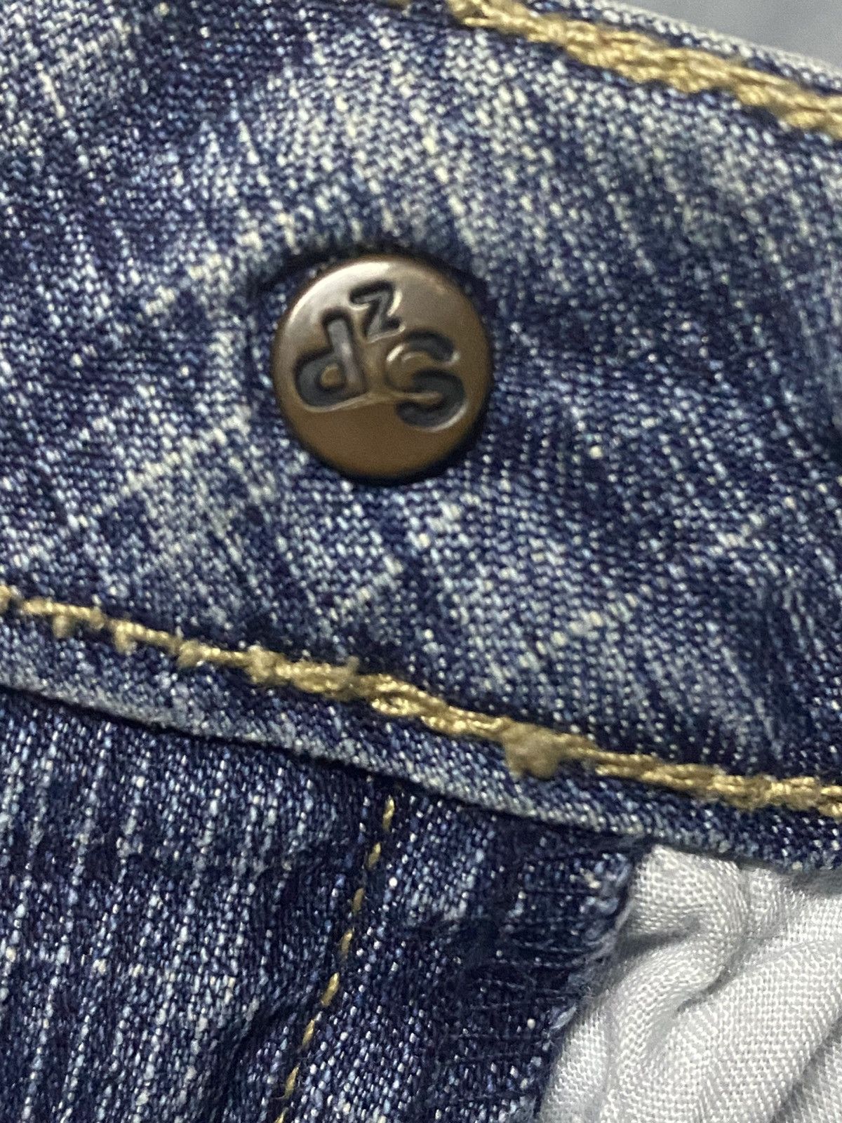 Japanese Brand Vintage Japanese Brand Distressed Faded Flare Soft Jeans Size US 30 / EU 46 - 9 Thumbnail