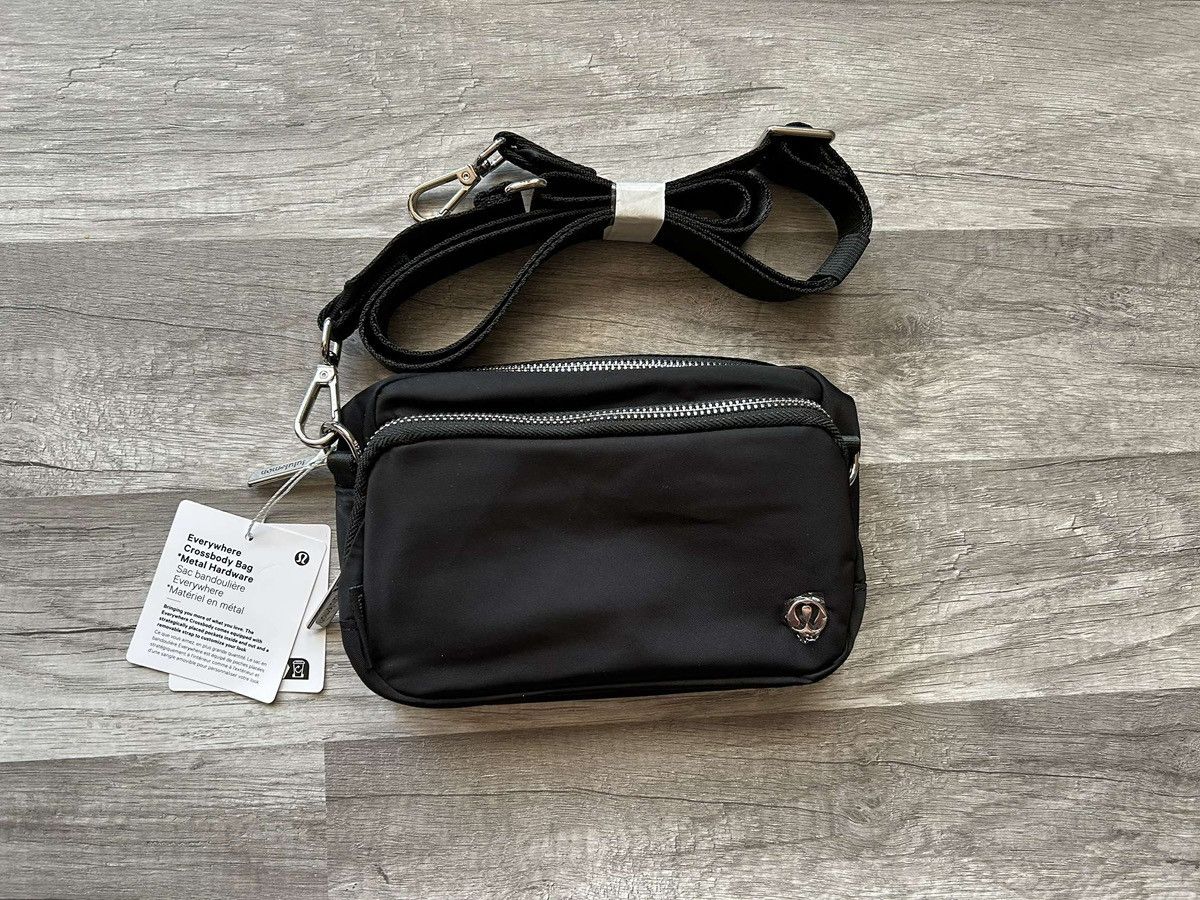 Lululemon Lululemon Everywhere Crossbody Bag Black New With Tags 2L Size ONE SIZE - 1 Thumbnail