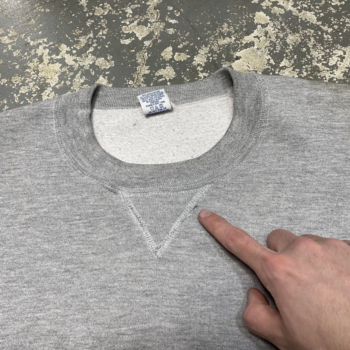 Russell Athletic × Vintage Vintage Russell Athletic Grey Blank Boxy Crewneck Hoodie Size US L / EU 52-54 / 3 - 8 Thumbnail