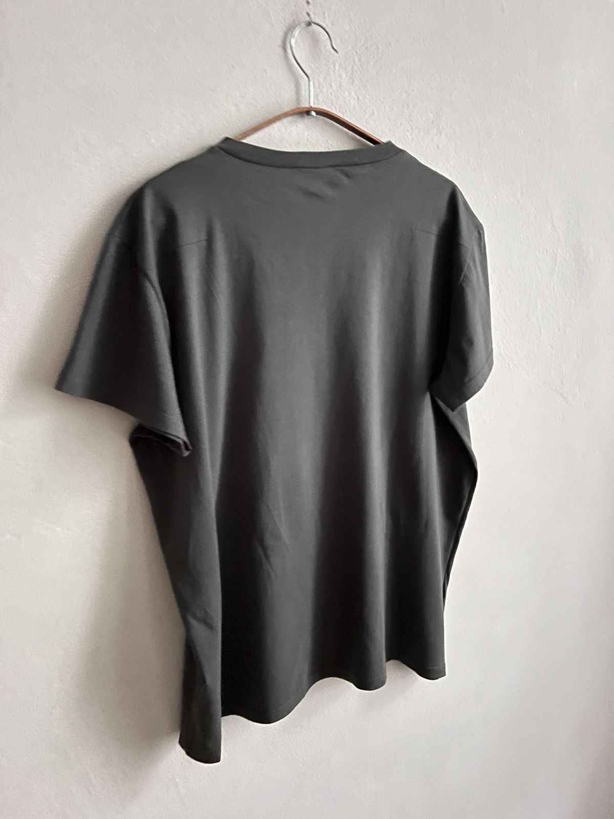 Dior Dior homme v cut t-shirt Size US L / EU 52-54 / 3 - 5 Thumbnail