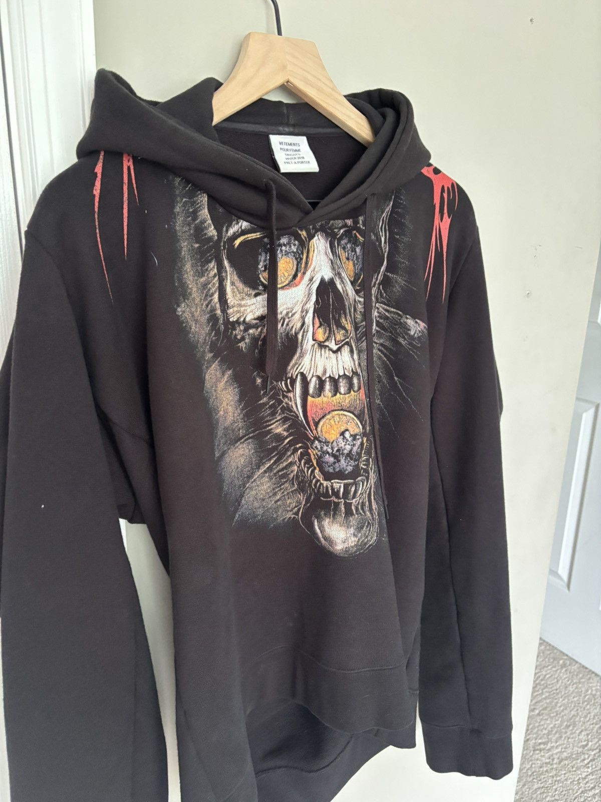 VETEMENTS Misplaced Hoodie パーカー Vetements AW18 Vetements Misplaced Skull Hoodie Black | Grailed