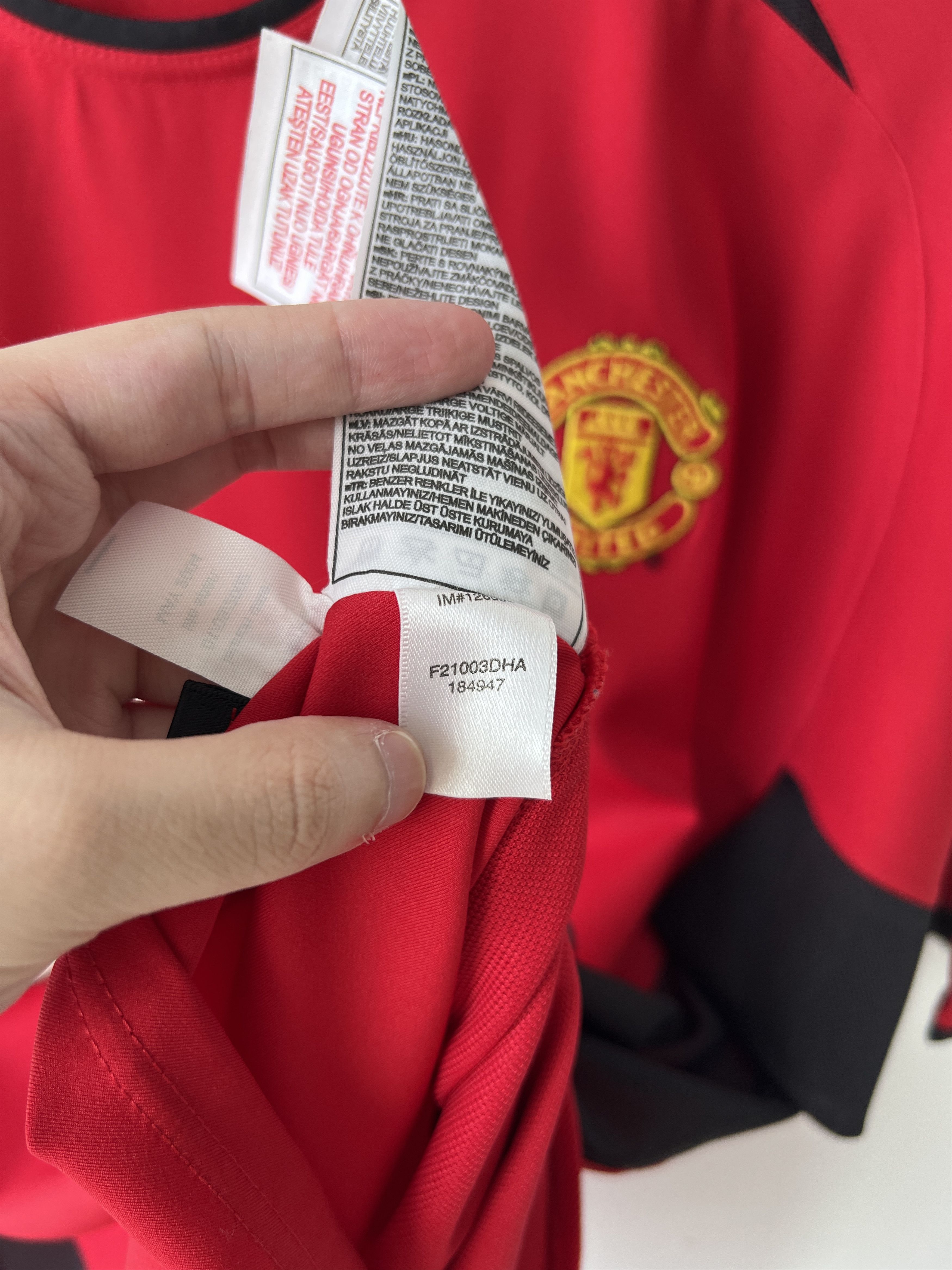 Nike (M) Manchester United 2002-04 Home Kit Ronaldo #7 Size US M / EU 48-50 / 2 - 4 Thumbnail