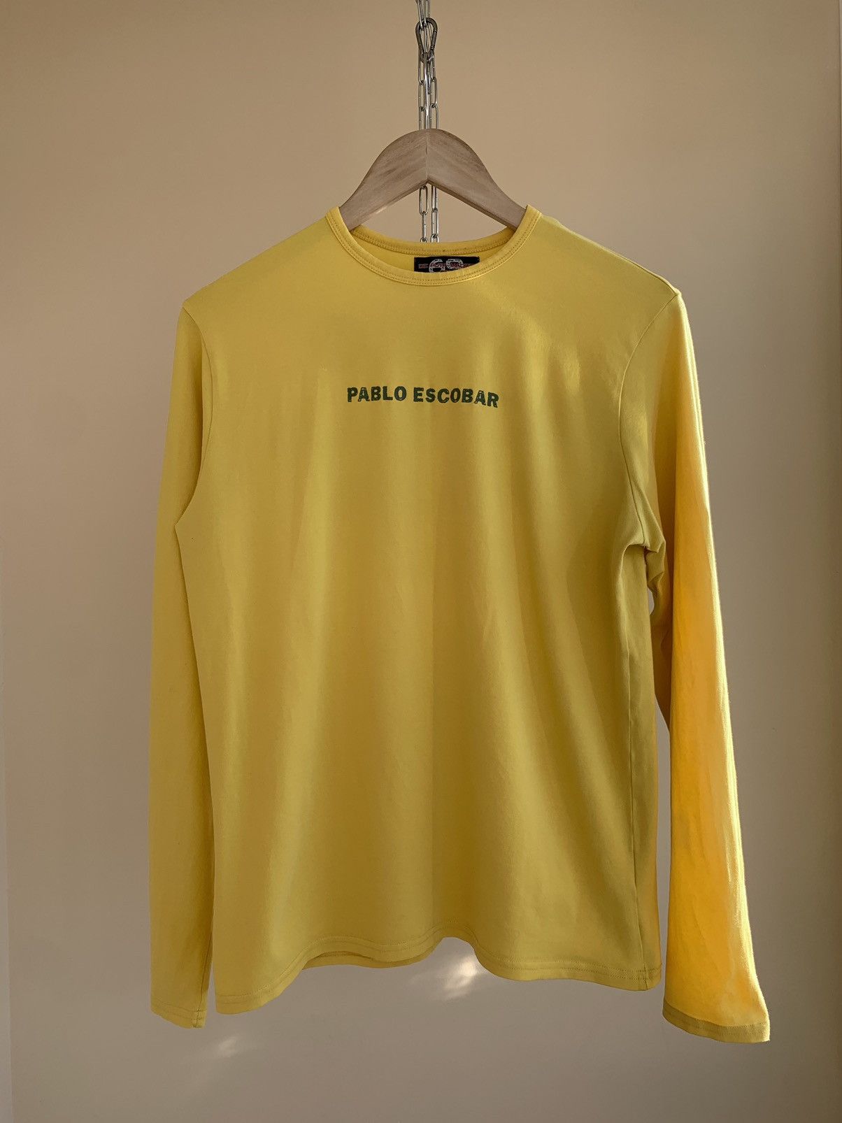 Vintage De Puta Madre 69 Pablo Escobar Long Sleeve T-Shirt Y2K 2000s Size US L / EU 52-54 / 3 - 1 Thumbnail