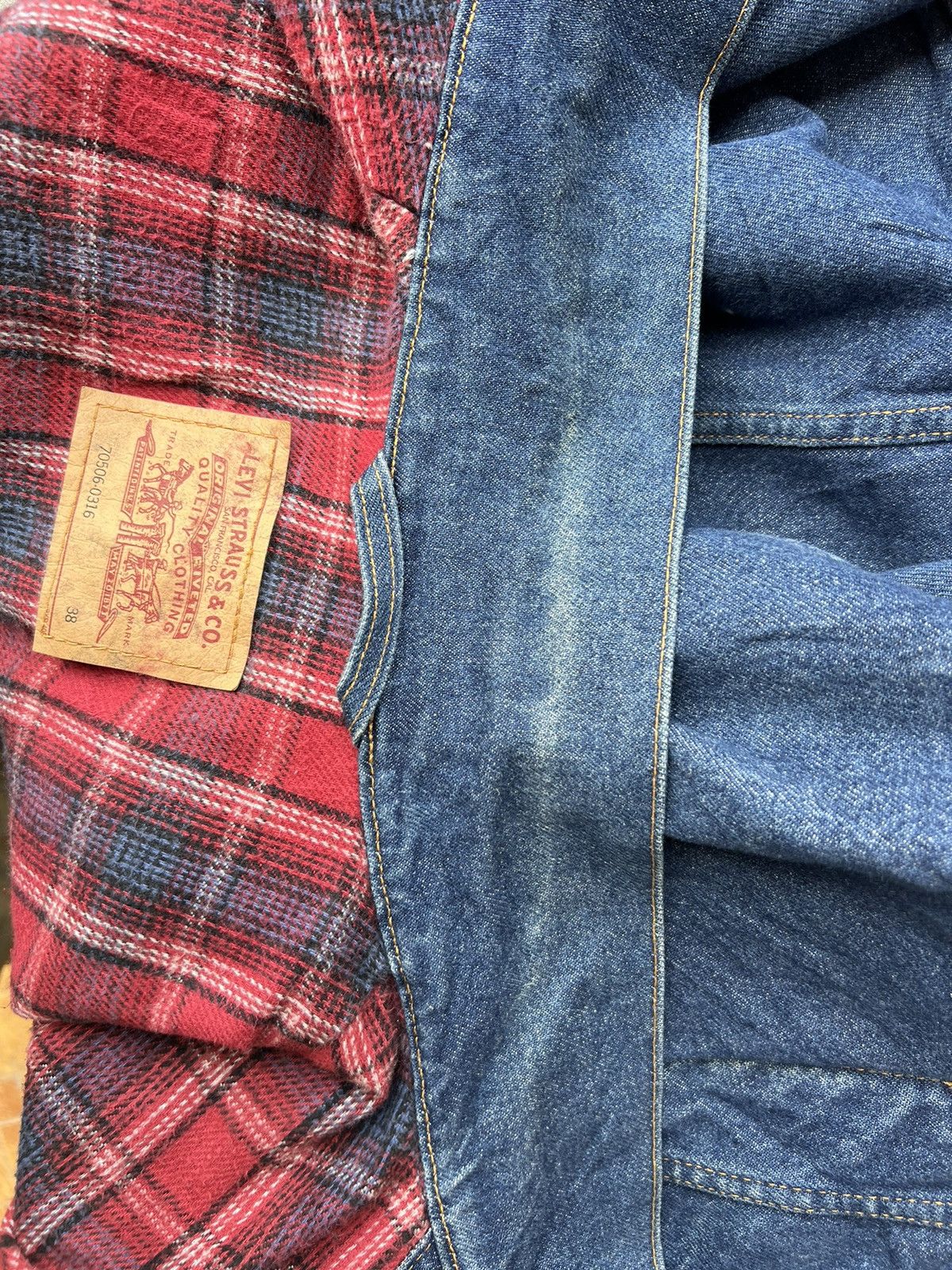 Levi's Vintage 90s Levi’s 70506 Blanket Denim Trucker Jacket Size US M / EU 48-50 / 2 - 24 Thumbnail