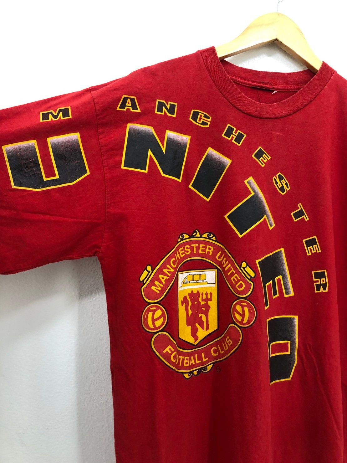 Vintage Vintage Manchester United shirt Red Devil BN Size US L / EU 52-54 / 3 - 3 Thumbnail