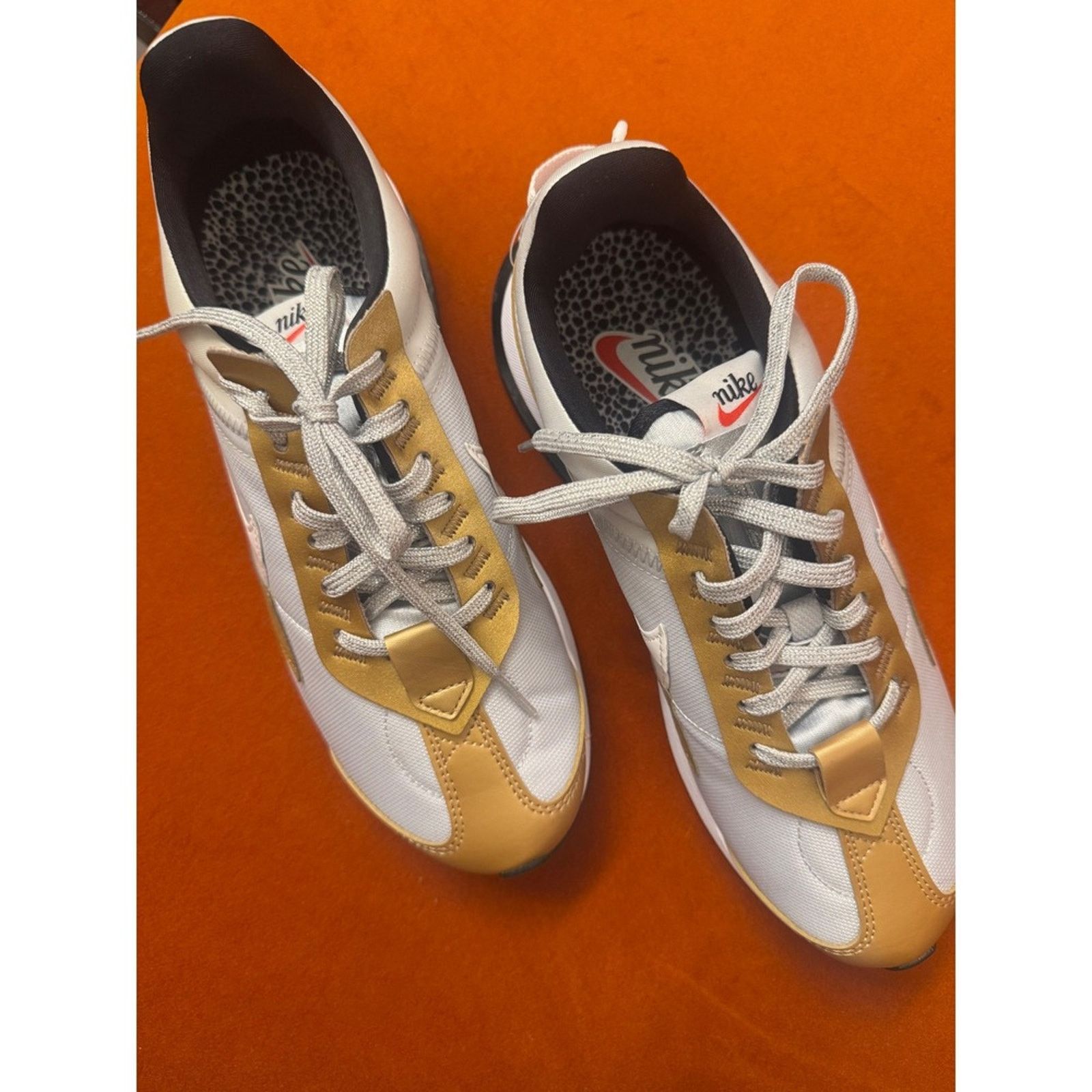 Nike Nike O.X. Sneakers Gold Running Shoes DJ6210-001 8.5 Size US 8.5 / IT 38.5 - 2 Thumbnail