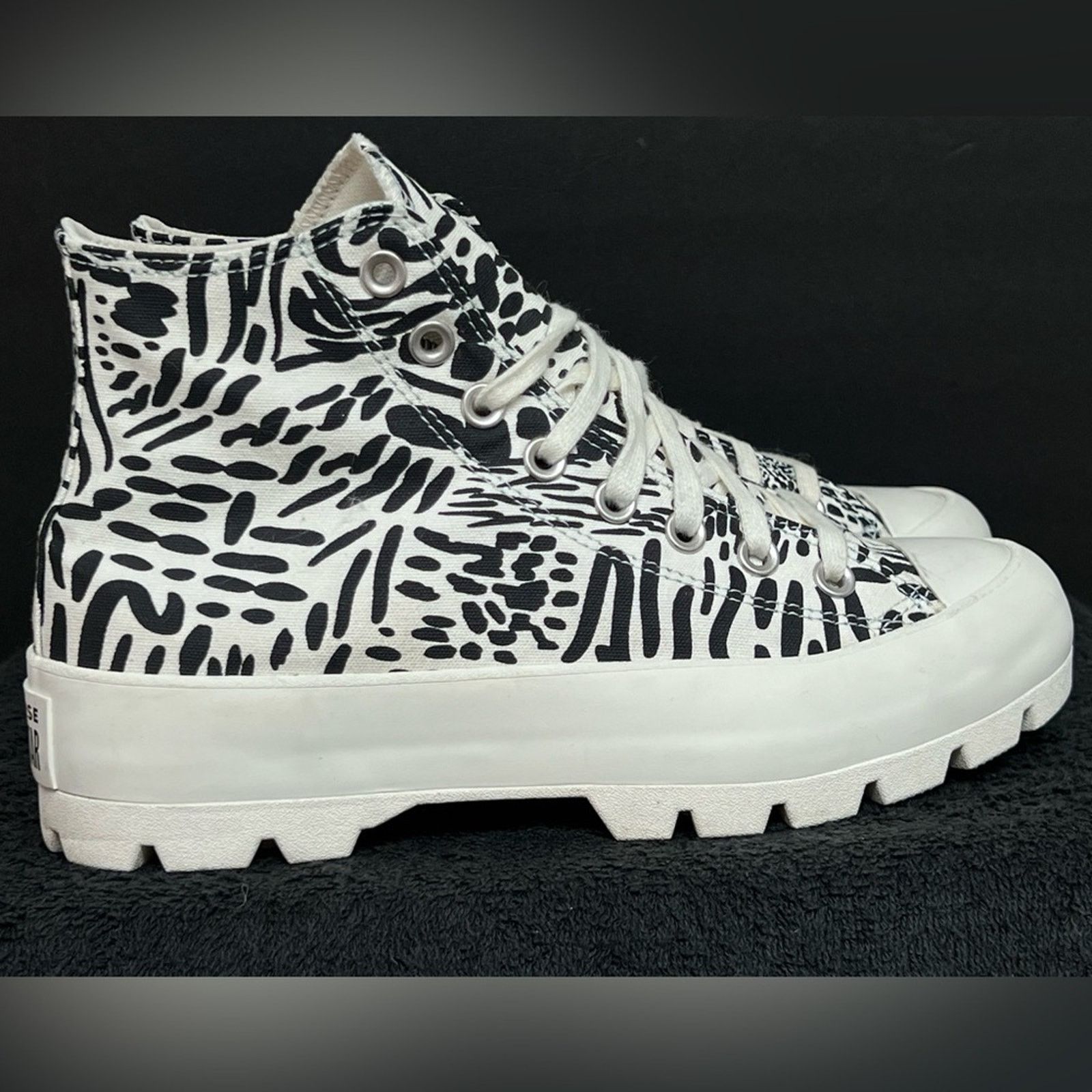 Converse Women’s Converse CTAS Lugged High Top Lift Animal Print Size US 8.5 / IT 38.5 - 2 Thumbnail