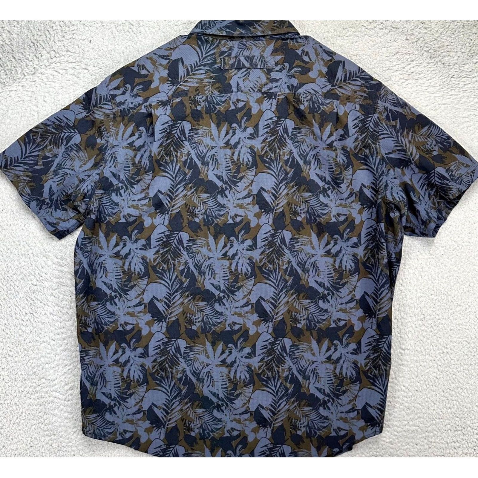 Duluth Trading Company Duluth Trading Co Shirt Mens Large Navy Floral Hiking Button Down Flap Pockets Size US L / EU 52-54 / 3 - 3 Thumbnail
