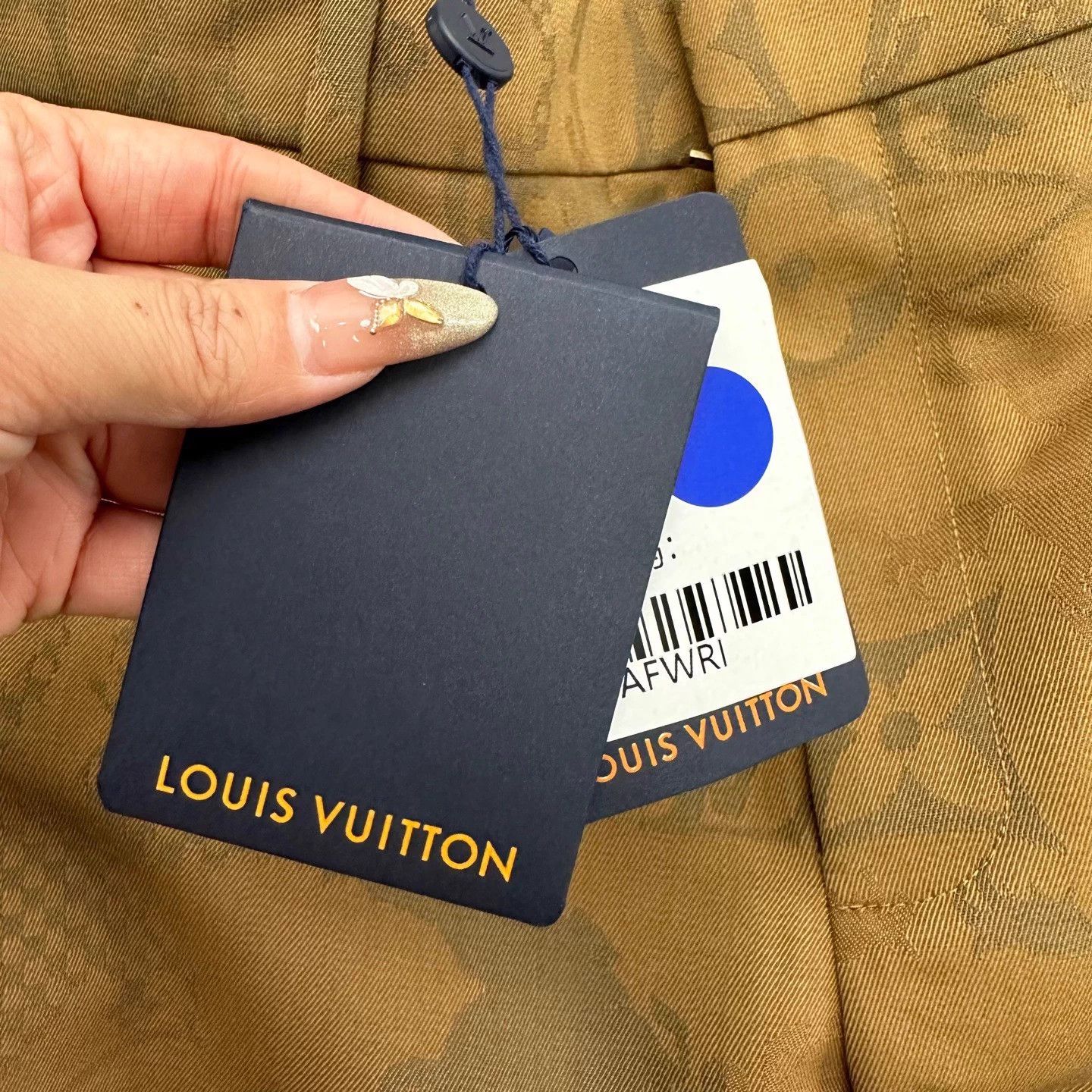 Louis Vuitton Out of stock! Brand new with tags, Size US 34 / EU 50 - 7 Thumbnail