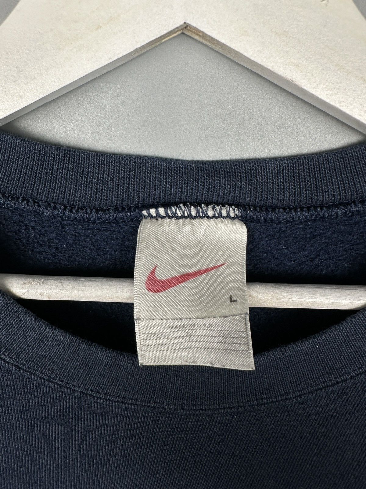 Nike 90s Vintage Nike Mini Swoosh Logo Sweatshirt Crewneck Size US L / EU 52-54 / 3 - 4 Thumbnail