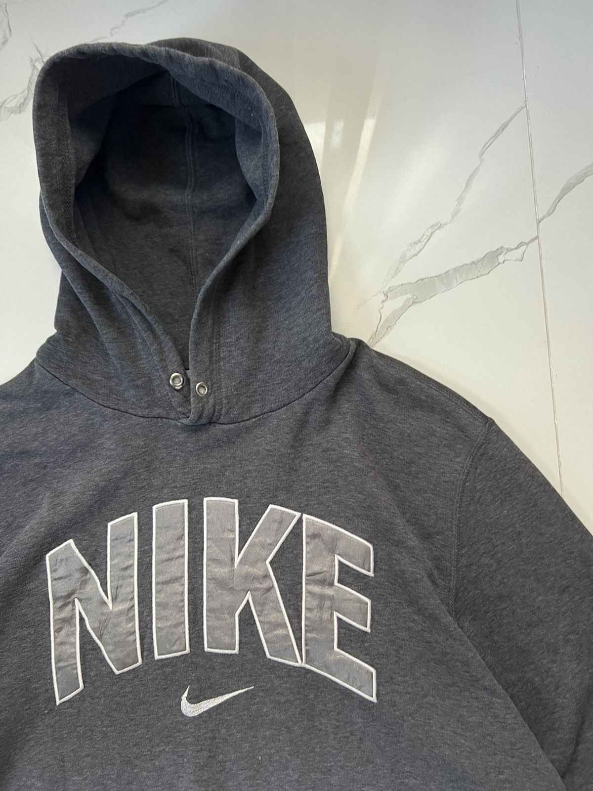 Nike 00s NIKE CENTR SWOOSH SPELLOUT LOGO VINTAGE BAGGY HOODIE Y2K Size US XL / EU 56 / 4 - 2 Thumbnail