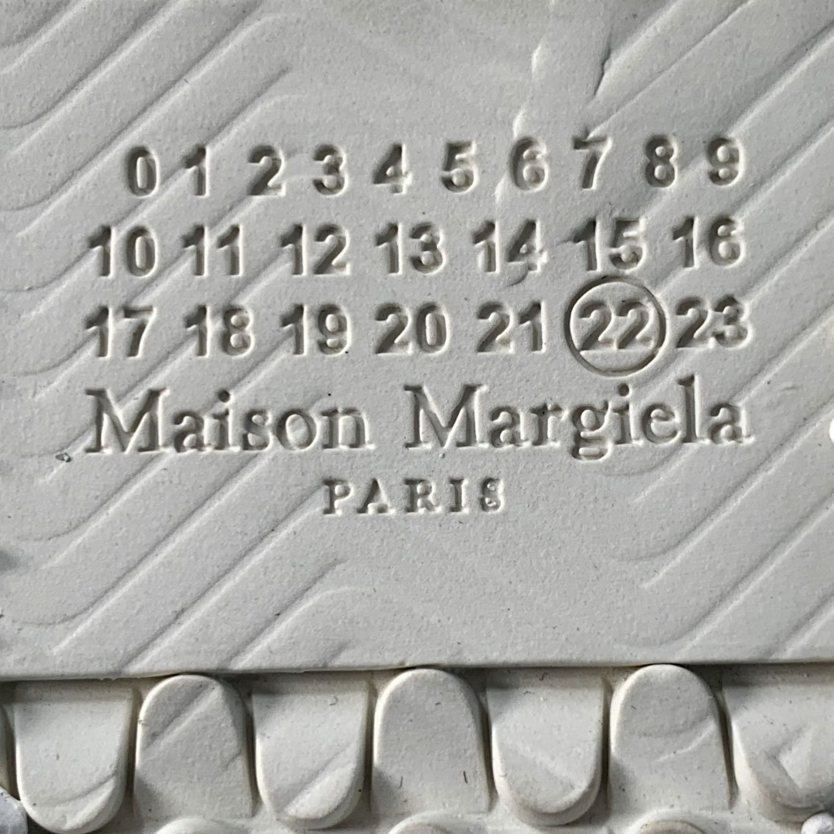 Maison Margiela MAISON MARGIELA Sneakers Size 5 White Leather Canvas Distressed Casual Men Size US 5 / EU 37 - 7 Thumbnail