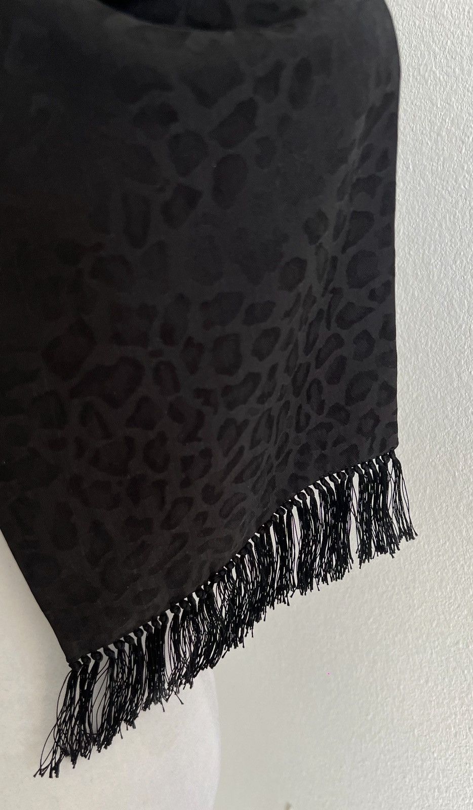 Saint Laurent Paris Saint Laurent opera scarf black silk leopard pattern Size ONE SIZE - 7 Thumbnail