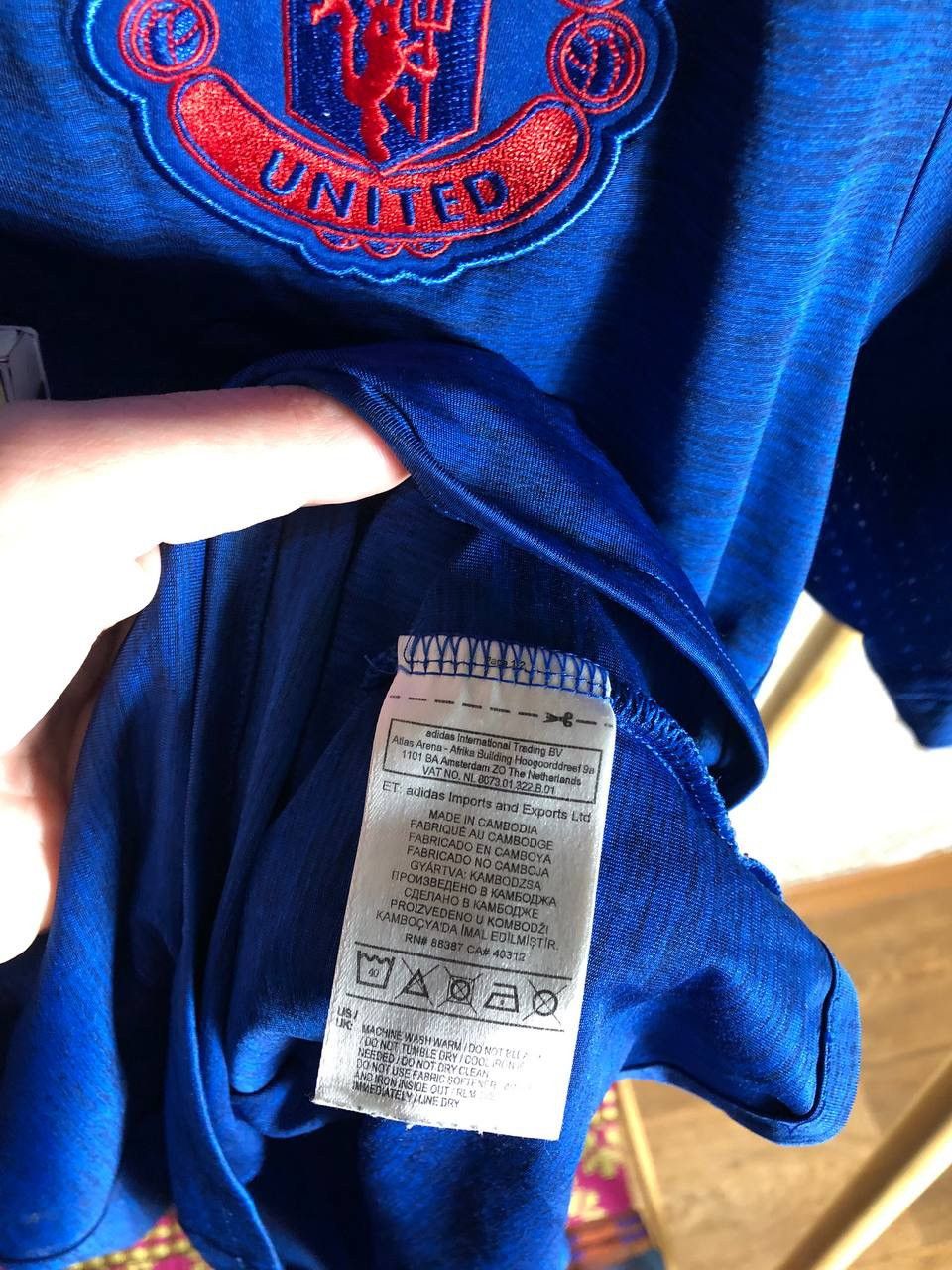 Adidas VINTAGE ADIDAS FC MANCHESTER UNITED ENGLAND SOCCER JERSEY Size US M / EU 48-50 / 2 - 7 Thumbnail