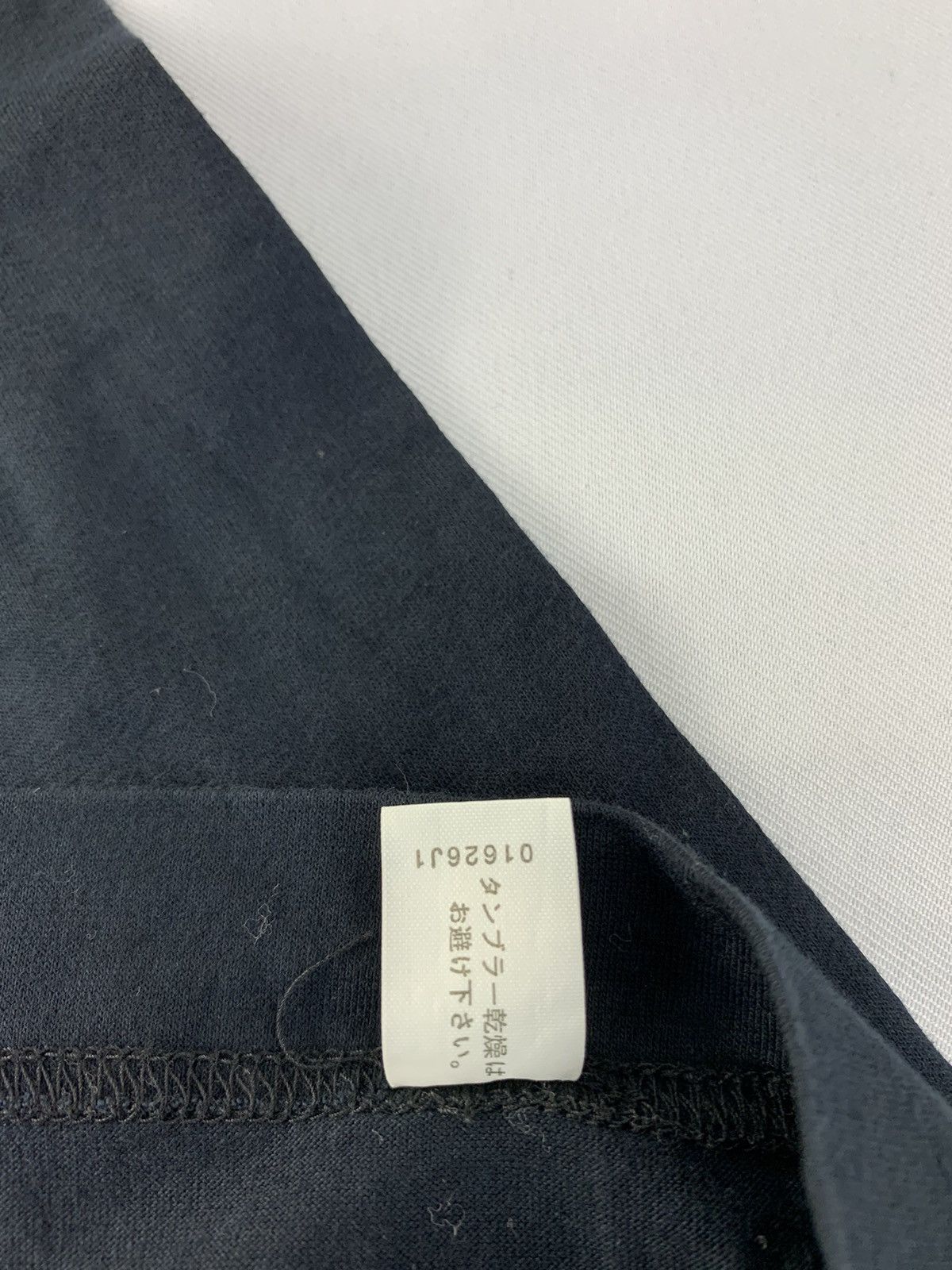 Burberry Burberry London Plain Minimalist Style Printed Tee T-shirt Size US M / EU 48-50 / 2 - 7 Thumbnail