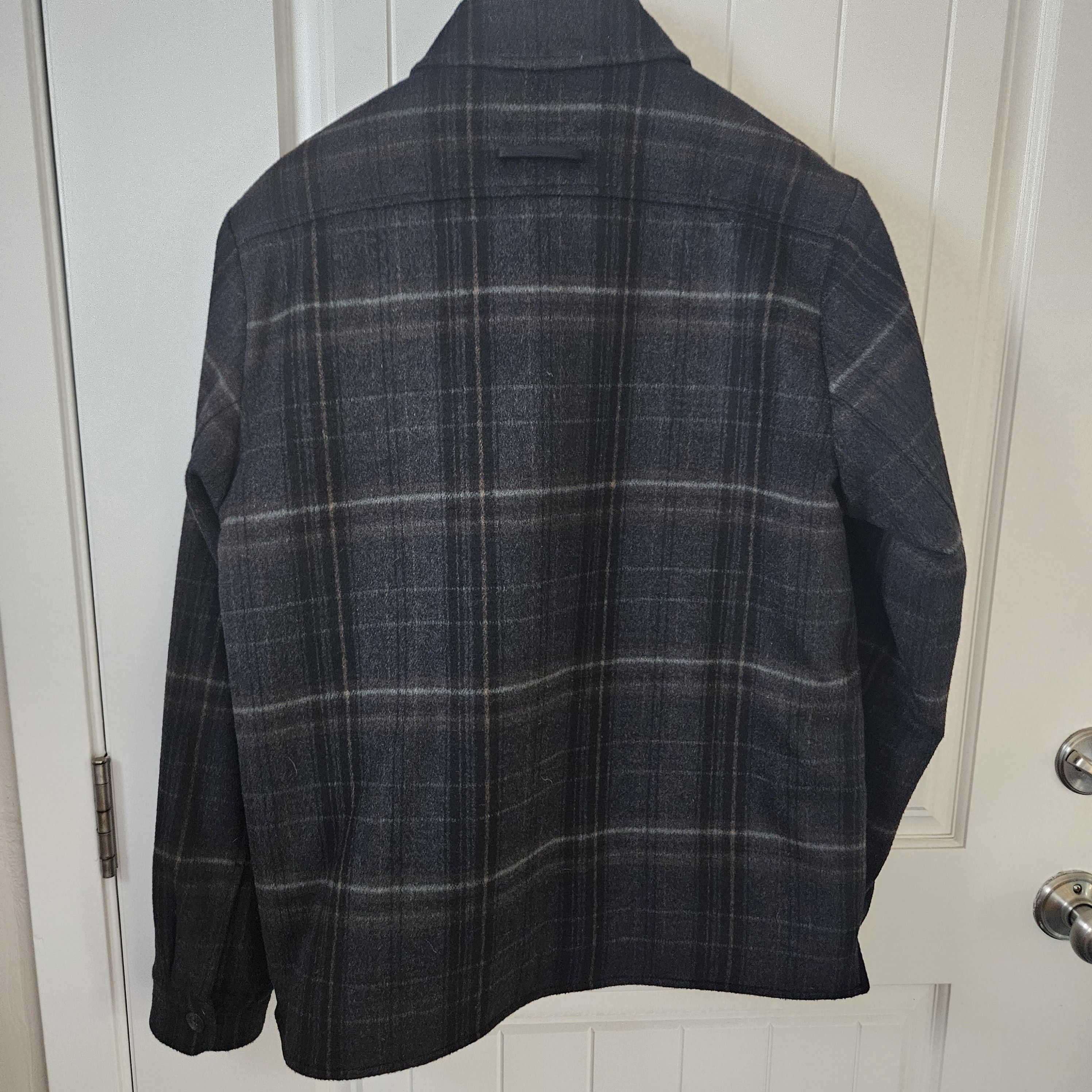Vince Vince Black Wool Plaid Shacket Shirt Jacket Size US S / EU 44-46 / 1 - 3 Thumbnail