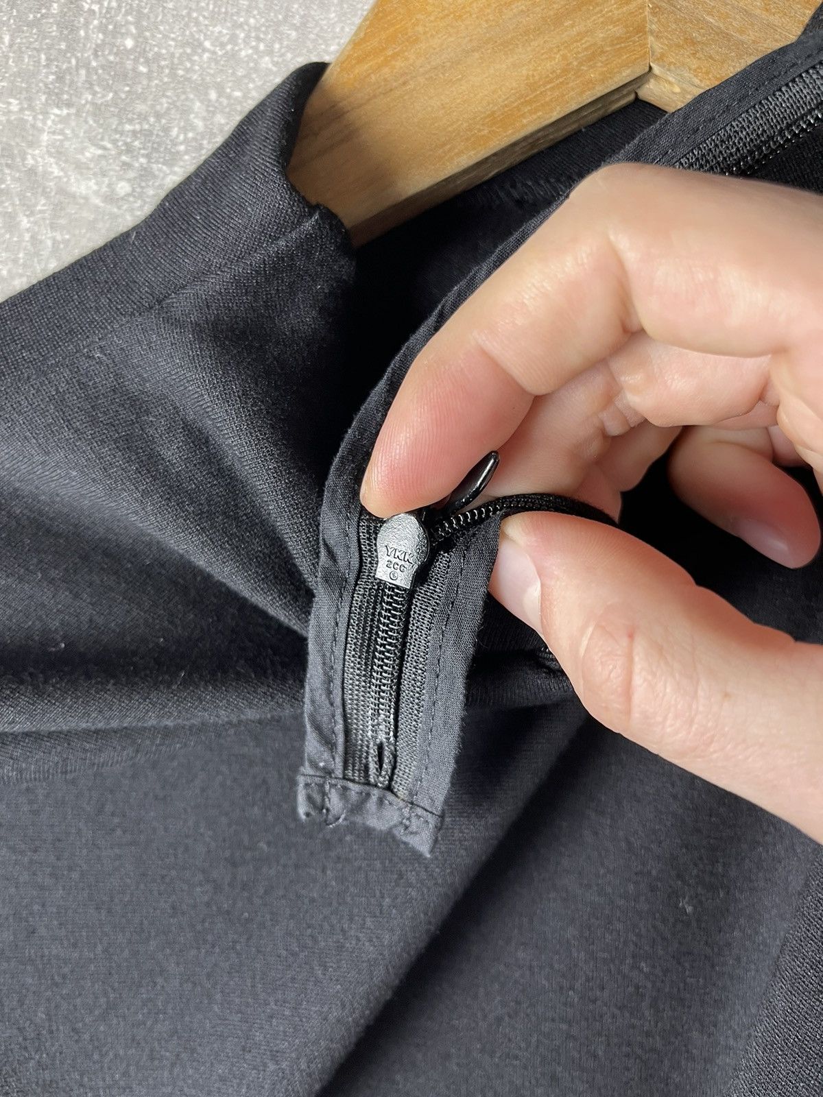 Emporio Armani Emporio Armani Zip Neck Mock Turtleneck Top Black Size 42 Size S / US 4 / IT 40 - 9 Thumbnail