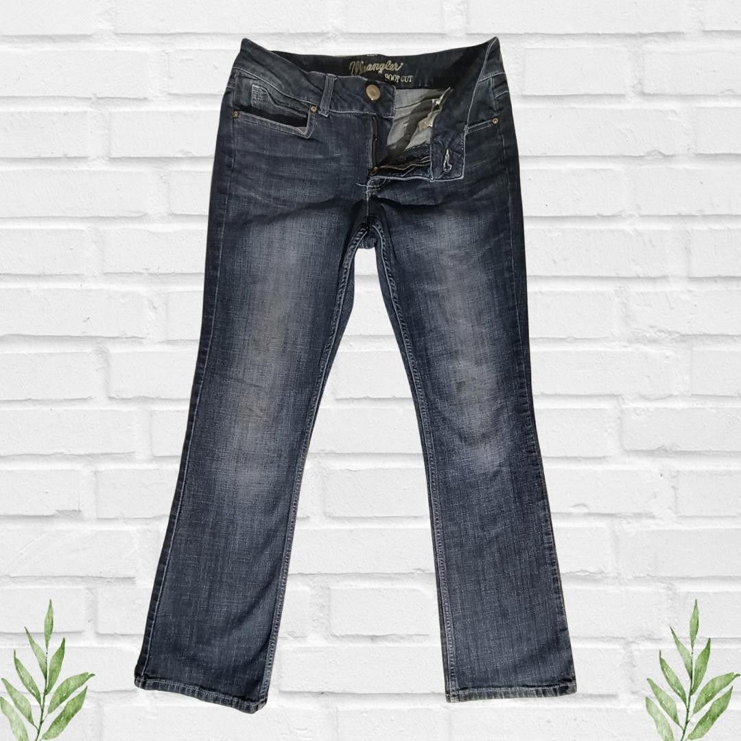 Wrangler Wrangler Women’s Bootcut Cowgirl Riding Jeans Size 7x32 Size 30" / US 8 / IT 44 - 1 Thumbnail