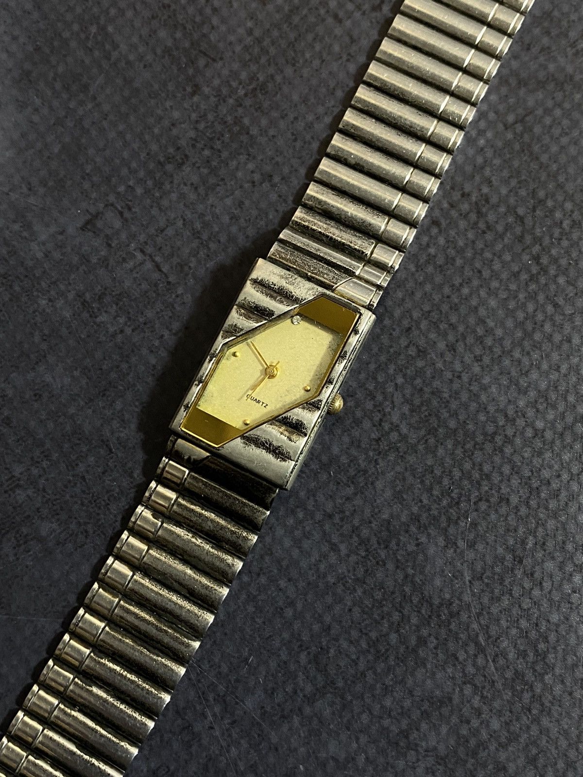 Vintage Unique Quartz Watch with Pattern Japanese Brand Size ONE SIZE - 6 Thumbnail