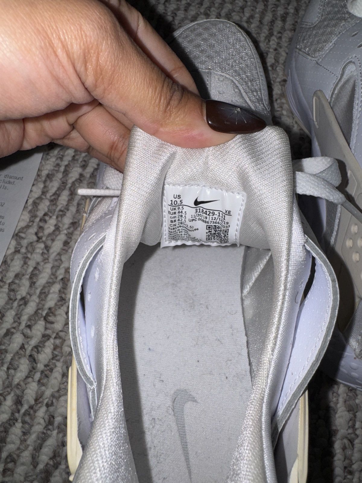 Nike Nike Air Huarache “White / Pure Platinum” (318429-111)10.5 Size US 10.5 / EU 43-44 - 6 Thumbnail