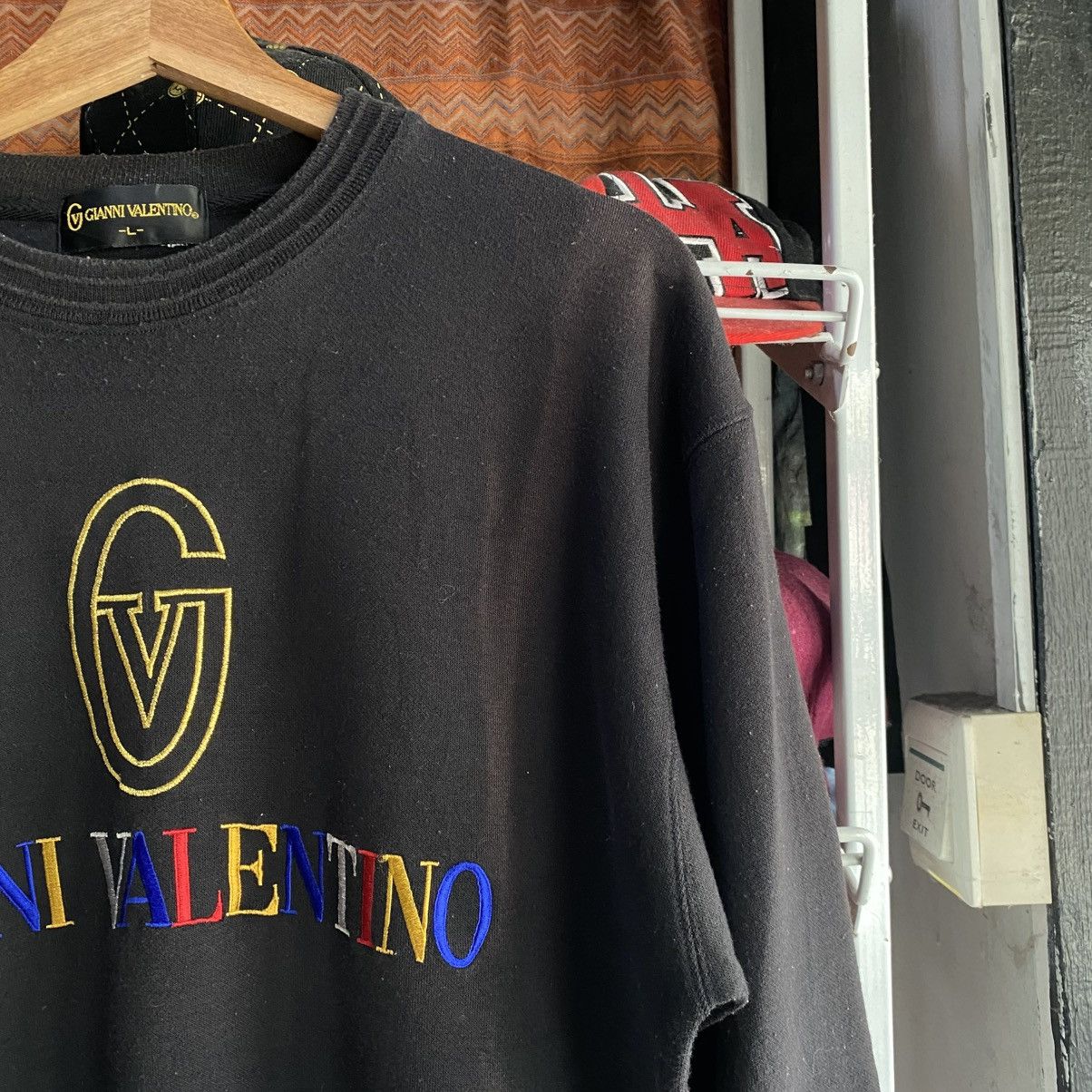 Gianni Valentino Vintage 90s Designer Gianni Valentino Embroided Sweatshirt Size US L / EU 52-54 / 3 - 6 Thumbnail