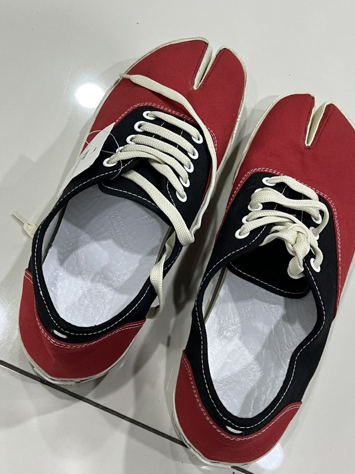 Maison Margiela Maison Margiela Tabi Canvas Sneakers EU:40 RED Size US 7 / EU 40 - 8 Thumbnail