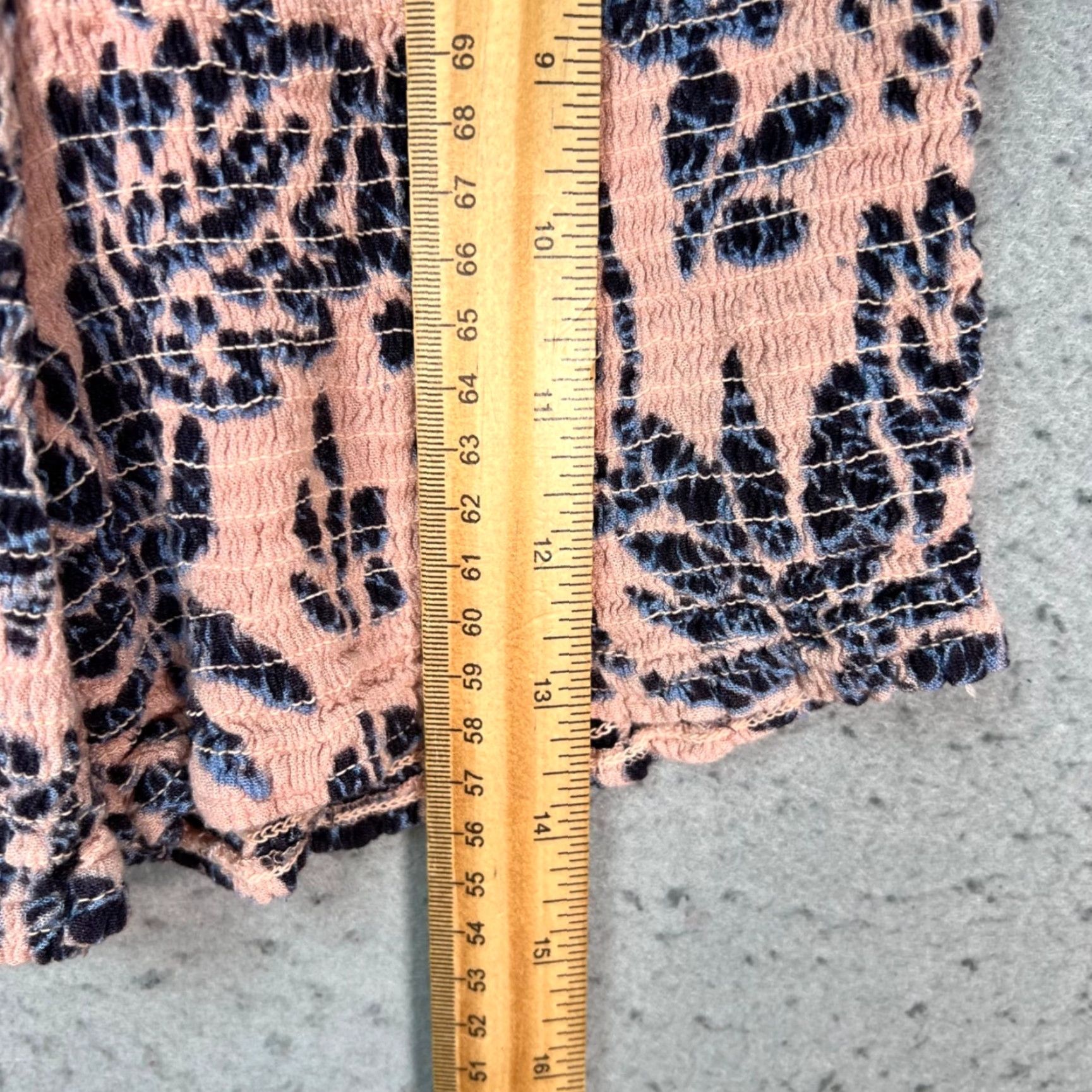 Free People Free People Womens Small Pink & Black Textured Smocked Shorts 100% Viscose Summer Beach Shorties True Vintage No Size 28" / US 6 / IT 42 - 6 Thumbnail