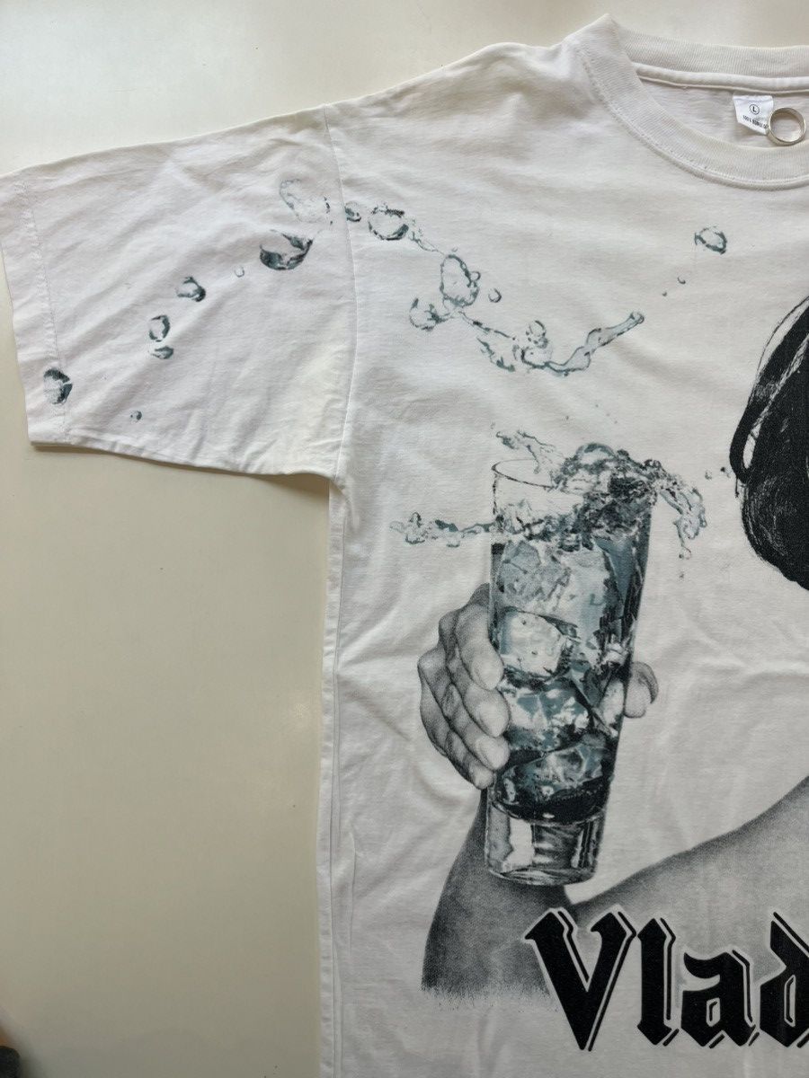 Vintage Vintage Vladivar VODKA promo Tshirt Size US L / EU 52-54 / 3 - 9 Thumbnail