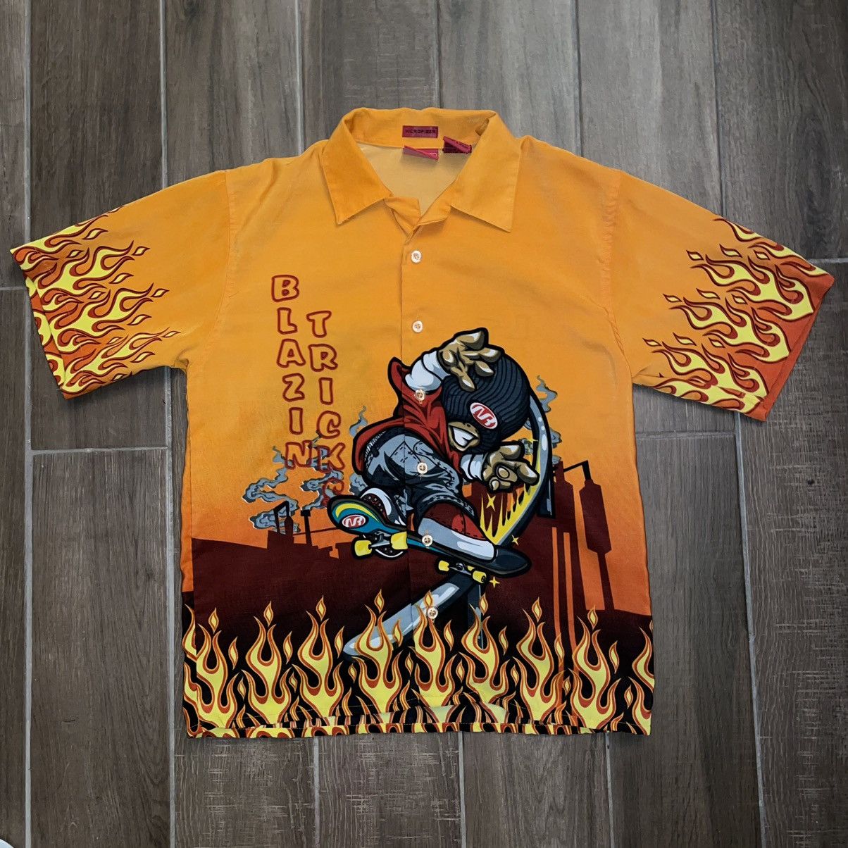 Vintage Vintage Y2K No Rules Flame Blazing Tricks Button Shirt Size US S / EU 44-46 / 1 - 1 Thumbnail