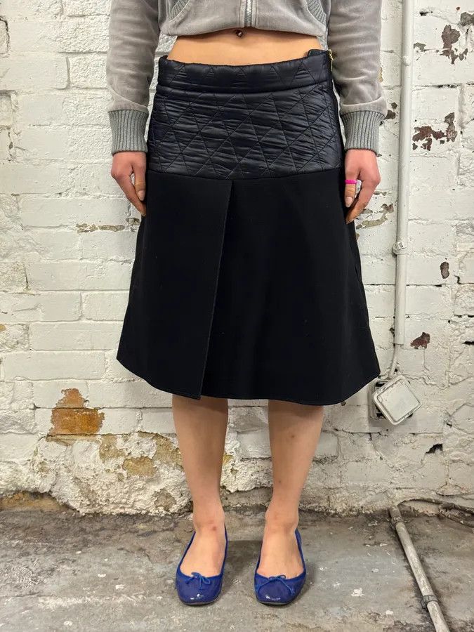 Louis Vuitton Louis Vuitton Black Acetate Quilted A-Line Skirt Size 26" / US 2 / IT 38 - 2 Thumbnail