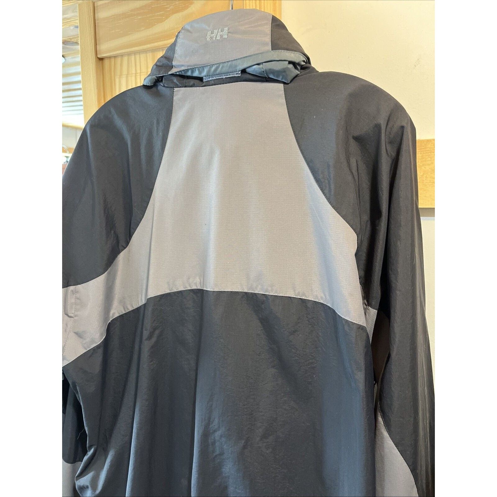 Helly Hansen Helly Hansen Jacket Mens Sz XL Black LS Packable Hood Travel Size US XL / EU 56 / 4 - 9 Thumbnail