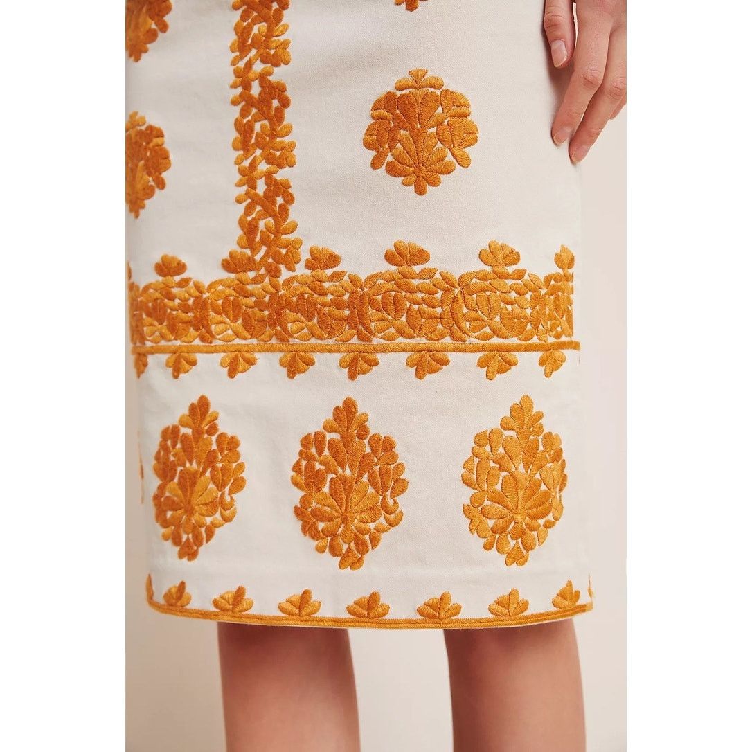 Anthropologie Anthropologie Women's Gold Verona Embroidered Pencil Skirt Size 26" / US 2 / IT 38 - 3 Thumbnail