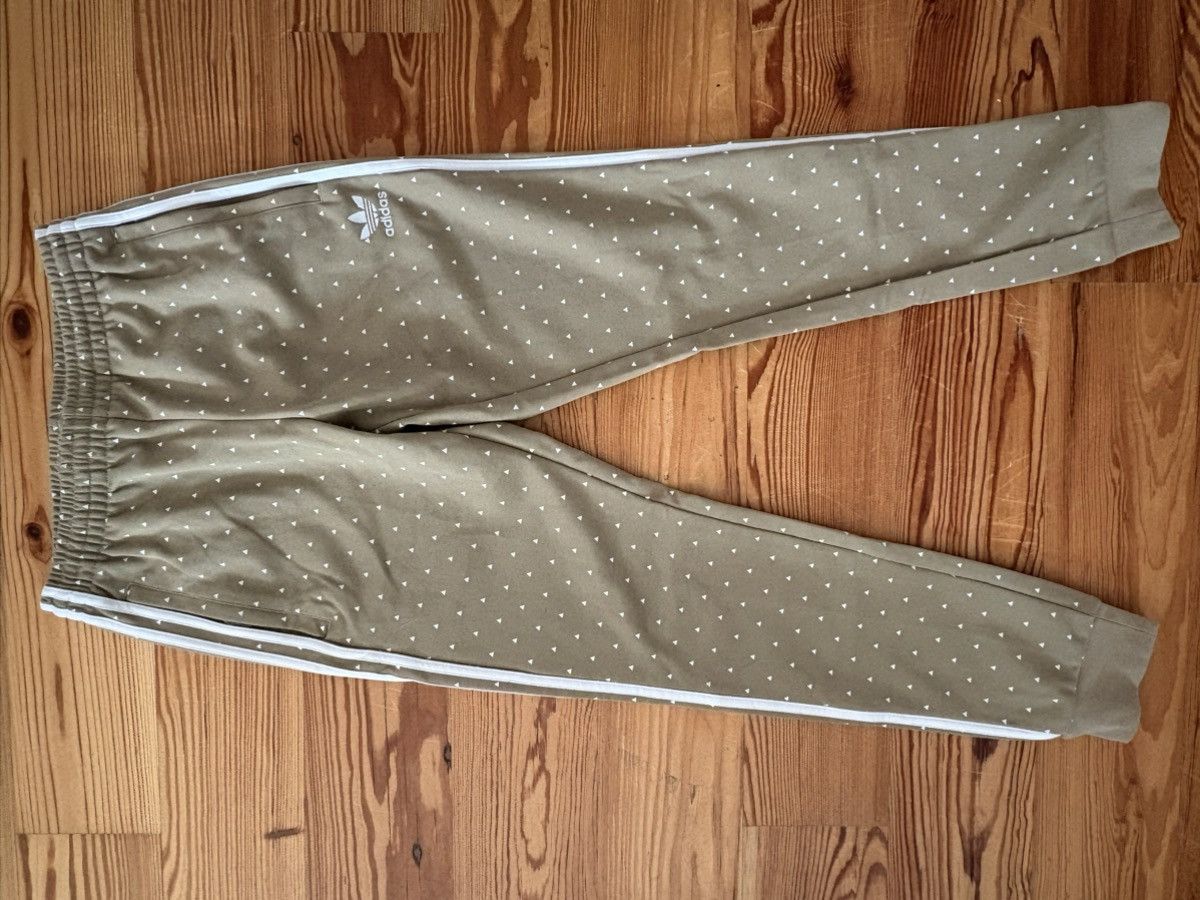 Adidas × Pharrell Adidas Originals Pharrell Williams Hu Hiking SST Track Pants Size US 28 / EU 44 - 2 Thumbnail