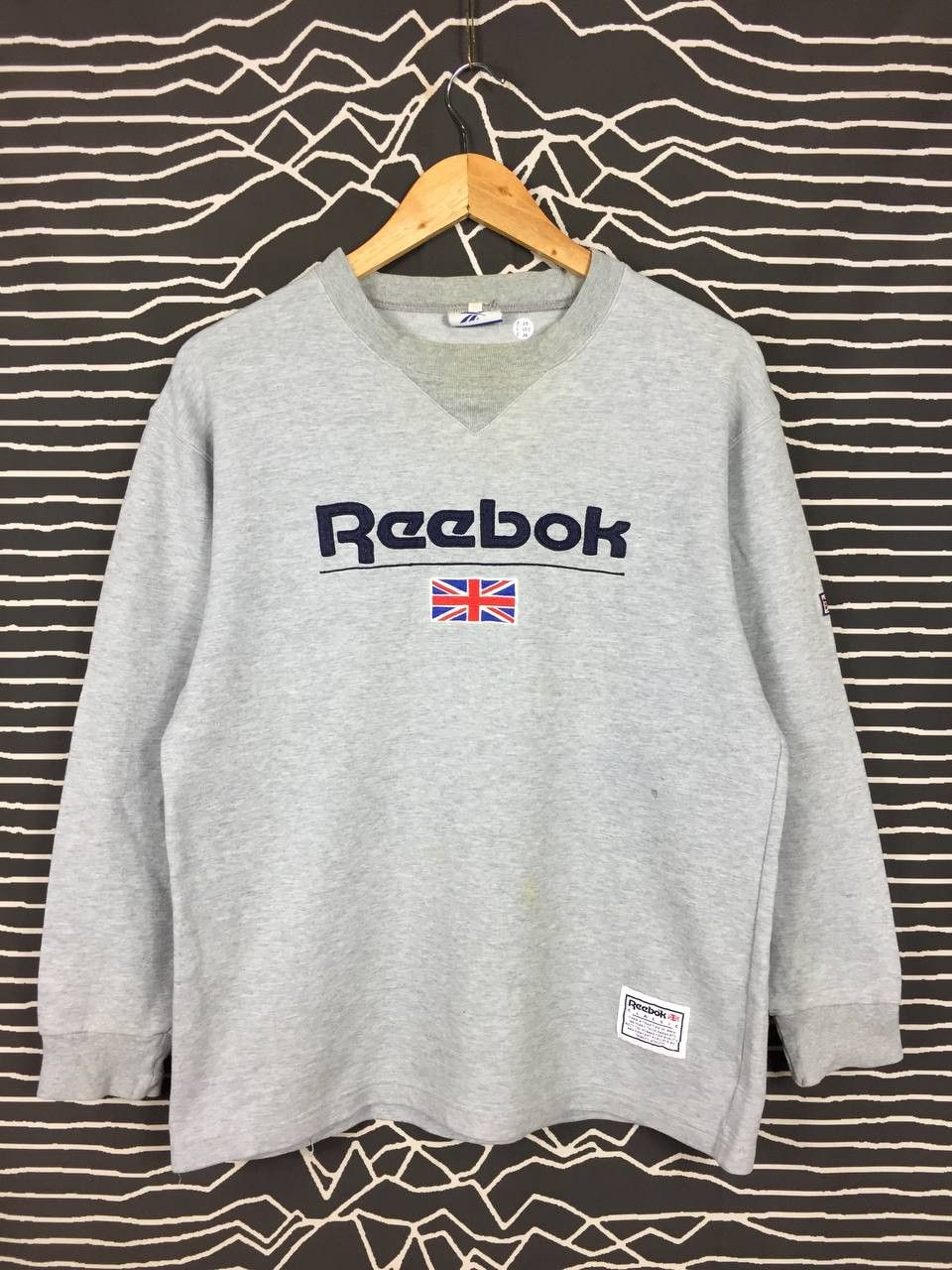 Reebok × Vintage Vtg Reebok Classic UK Flag Embroidered Logo Sweatshirt Size US M / EU 48-50 / 2 - 2 Thumbnail