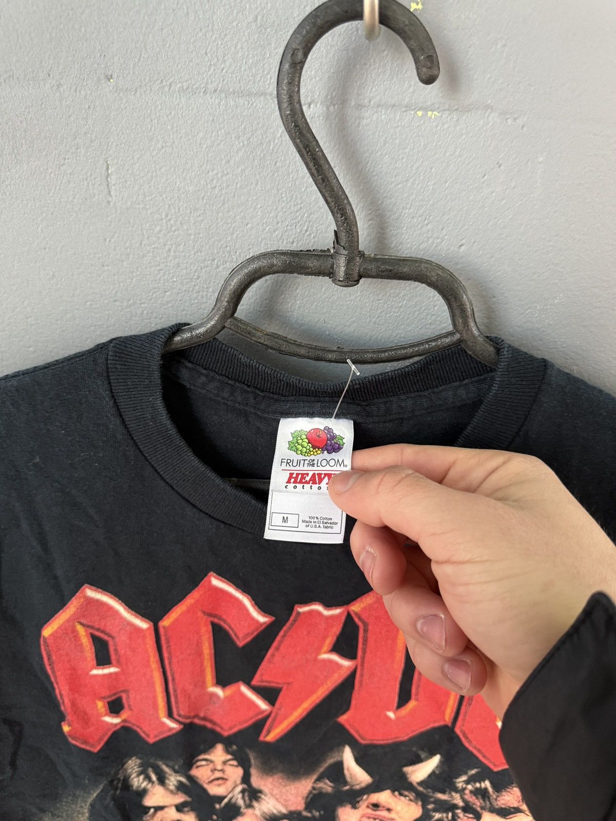AC/DC Vintage Distressed 2005 ACDC band tee Size US M / EU 48-50 / 2 - 4 Thumbnail