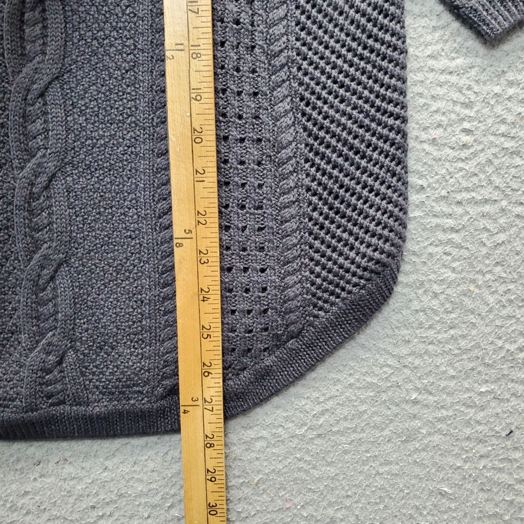 Torrid Torrid Sweater Womens Size 0 Gray Cable Knit Short Sleeve V Neck Rounded Hem Size XS / US 0-2 / IT 36-38 - 3 Thumbnail